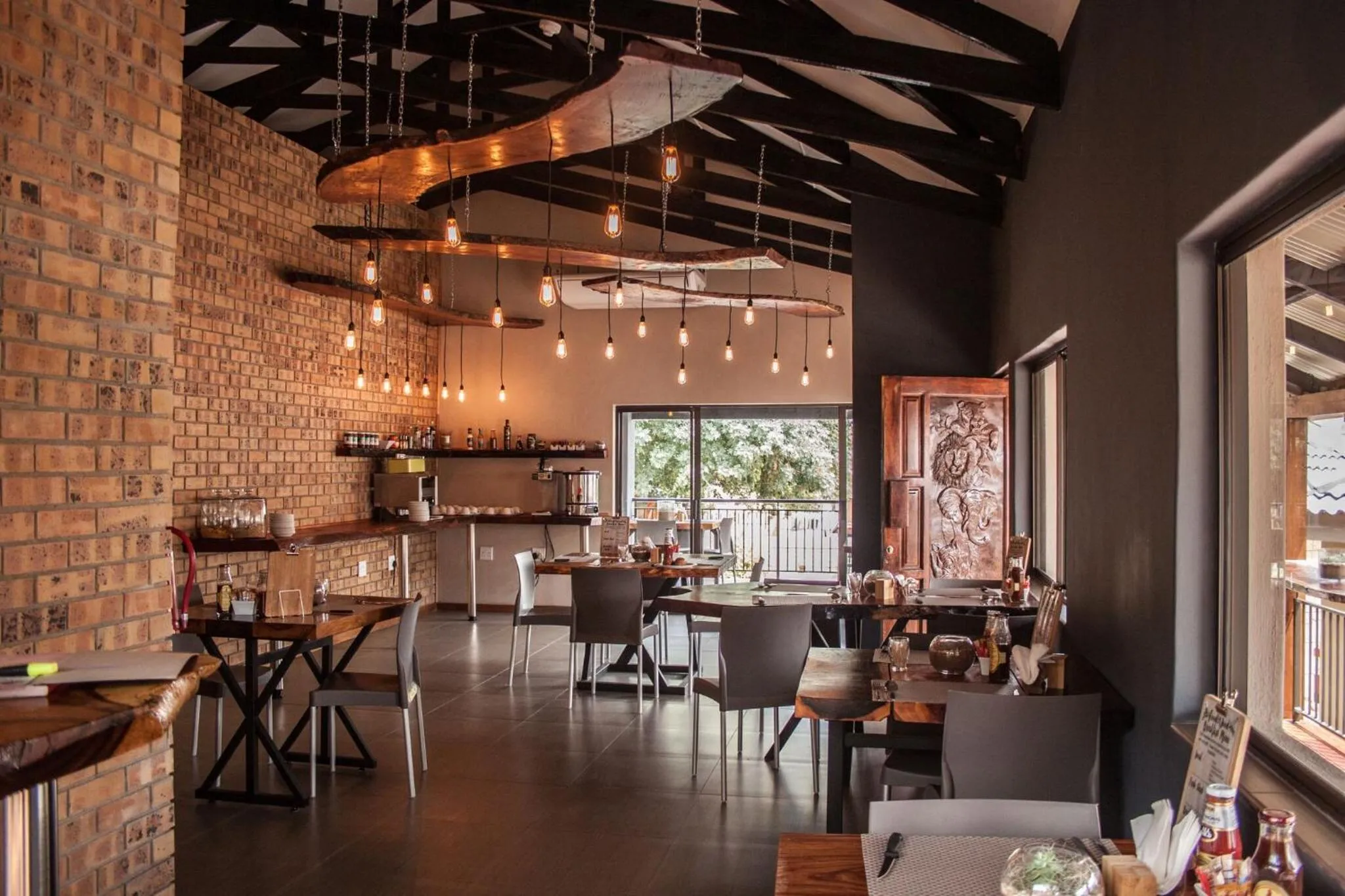 Restaurant/places to eat in Nelspruit Lodge