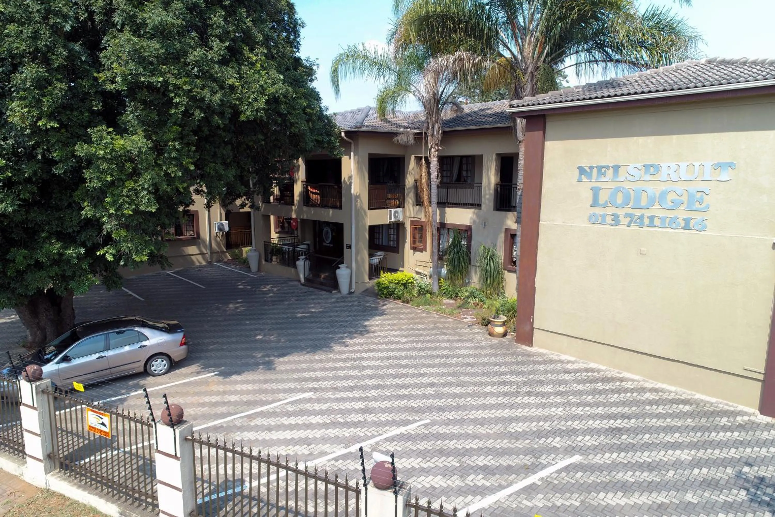 Facade/entrance in Nelspruit Lodge
