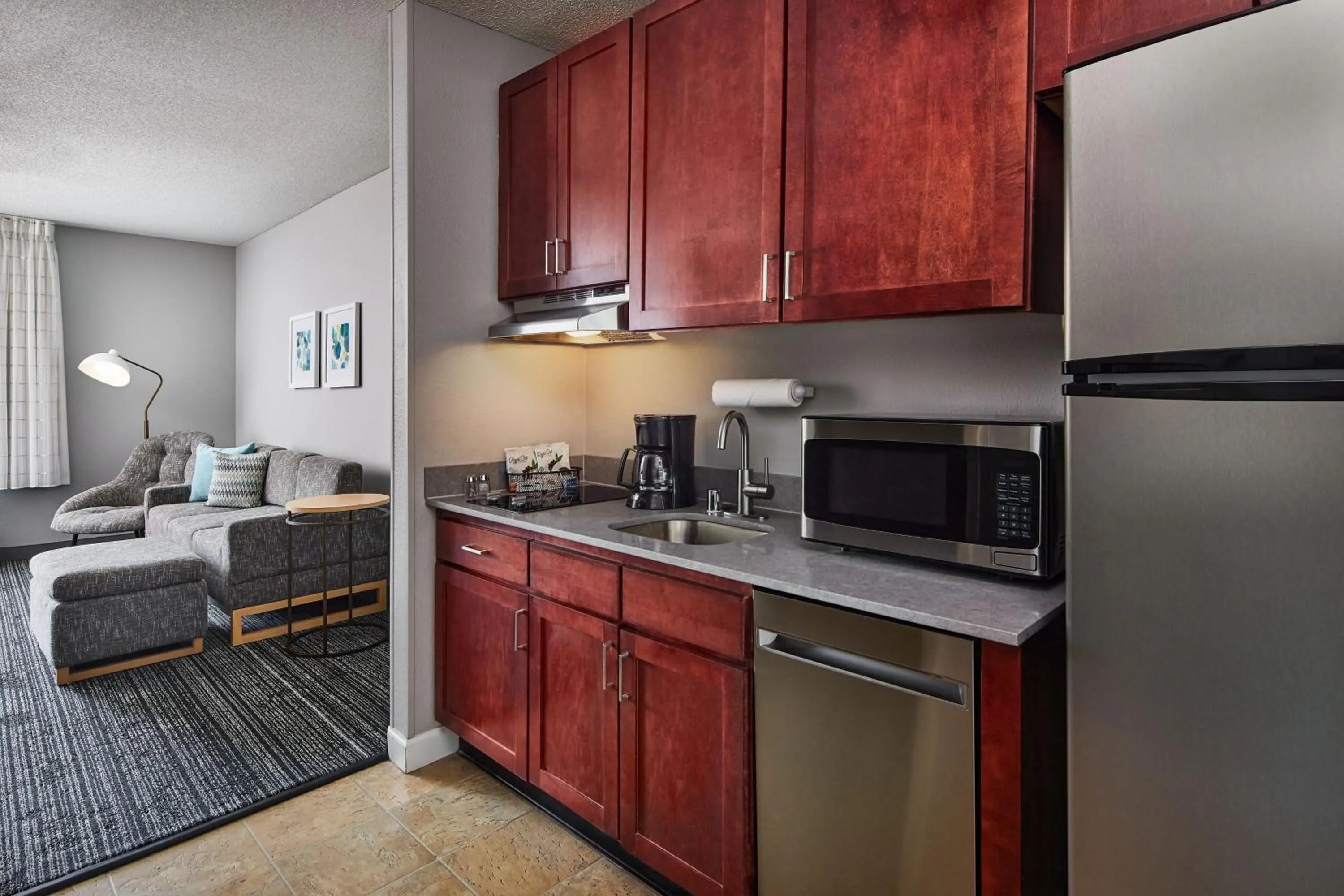 Kitchen or kitchenette, Bed in TownePlace Suites by Marriott Colorado Springs South