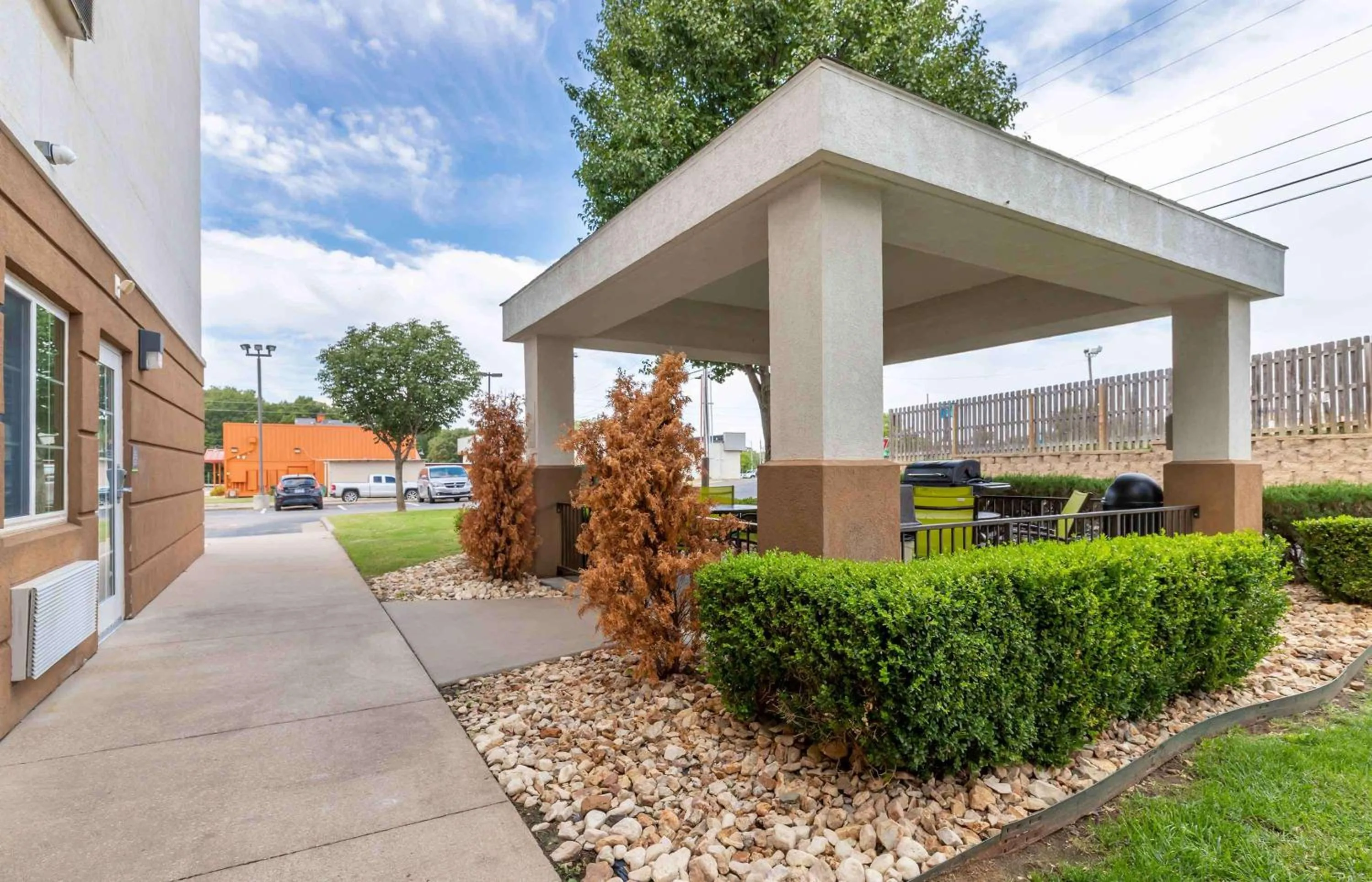 Property building in Extended Stay America Suites - Bartlesville - Hwy 75