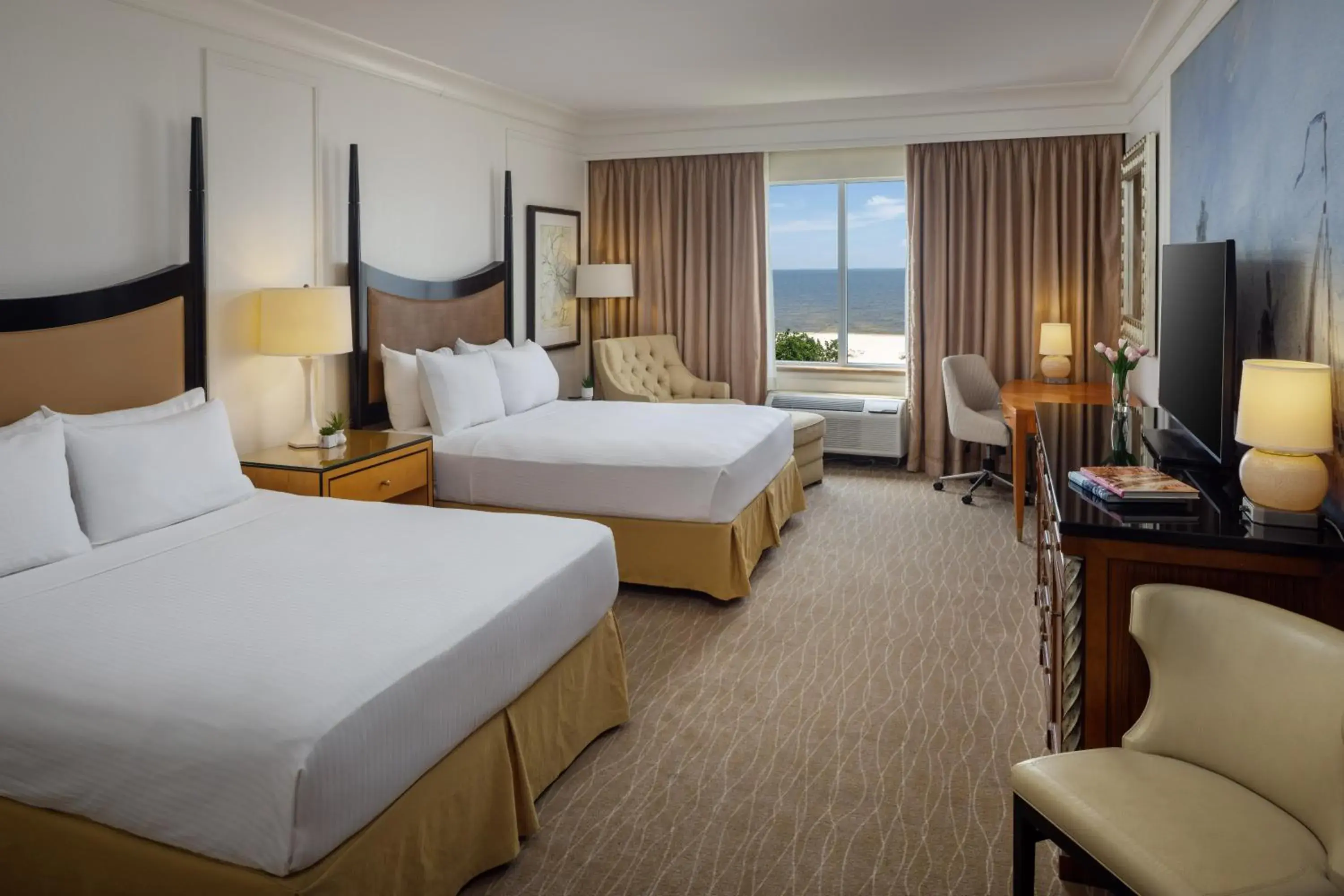 2 Queen Beds Gulfside (Accessible) in The Inn at Long Beach 2 Queen Beds Gulfside (Accessible) in The Inn at Long Beach