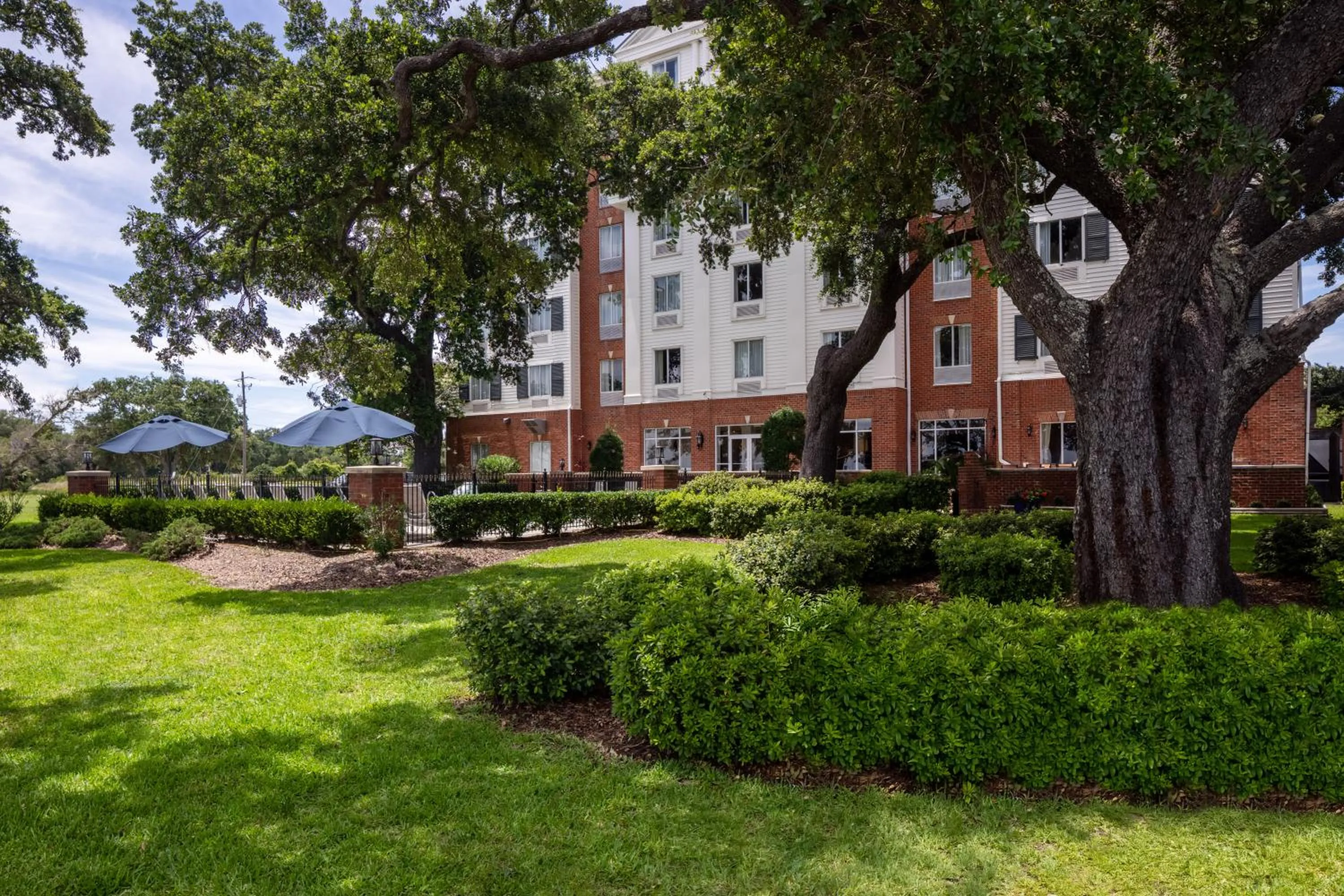 Property building in The Inn at Long Beach