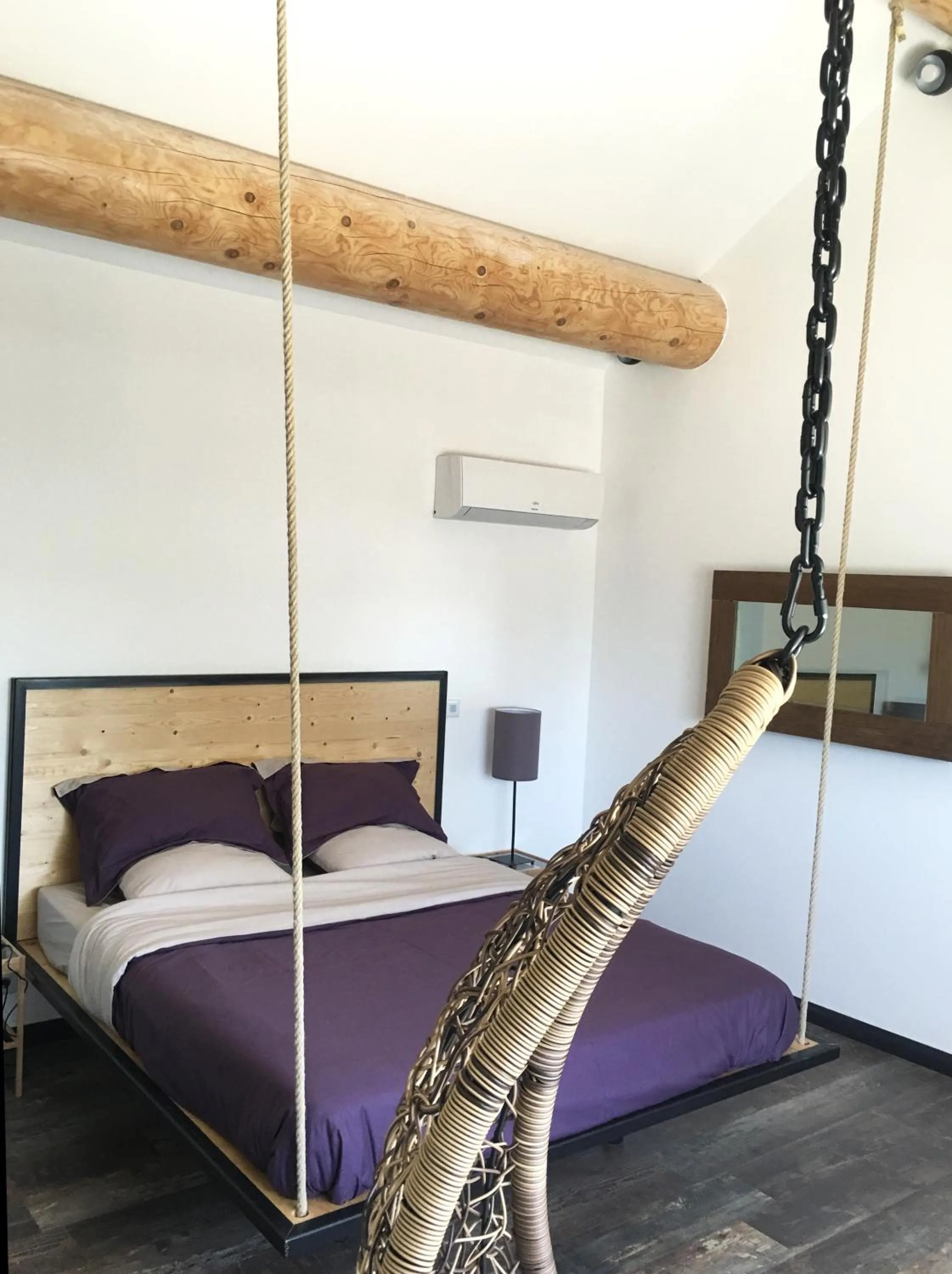 Decorative detail, Bed in La Datcha Delicatessen