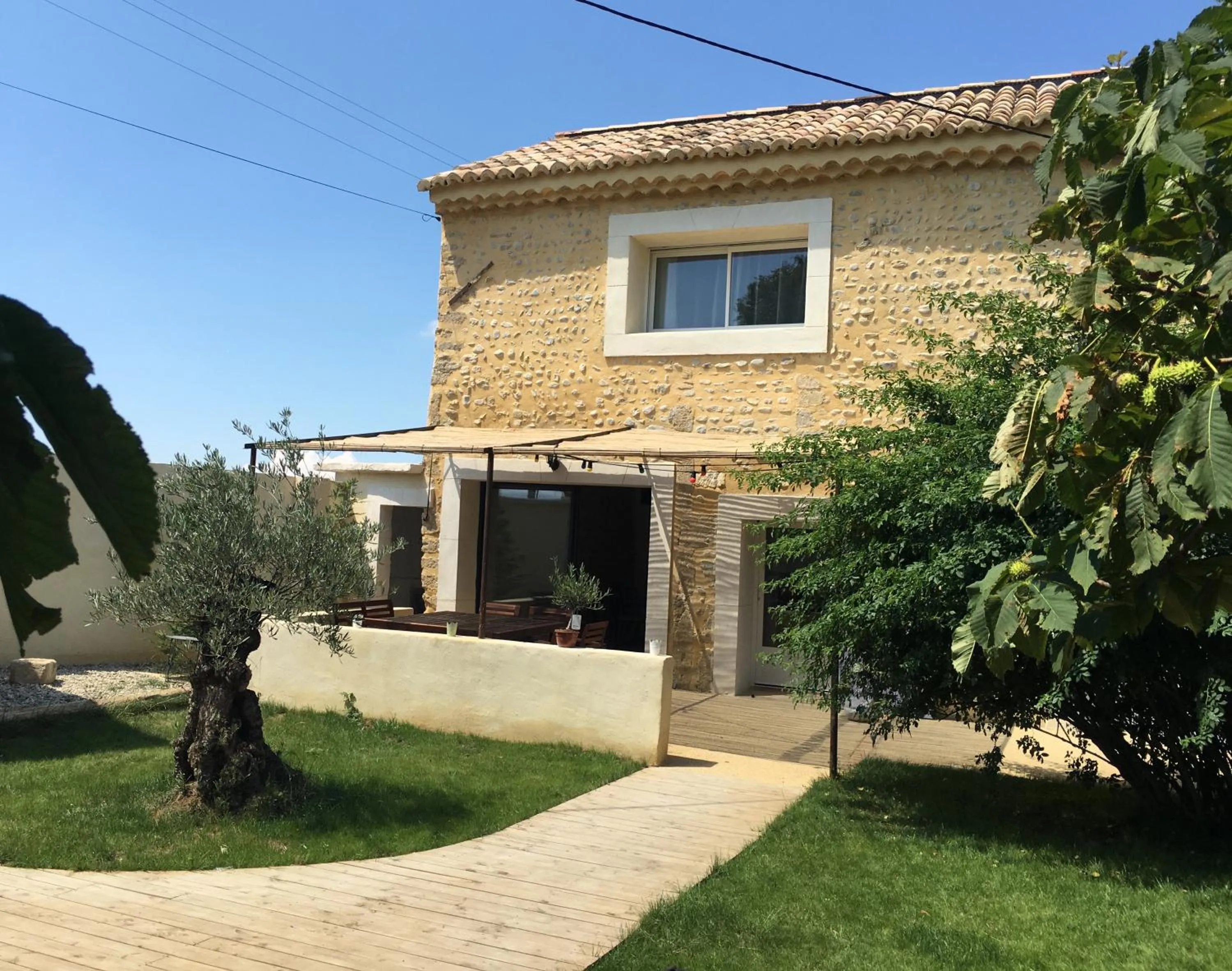 Patio in La Datcha Delicatessen