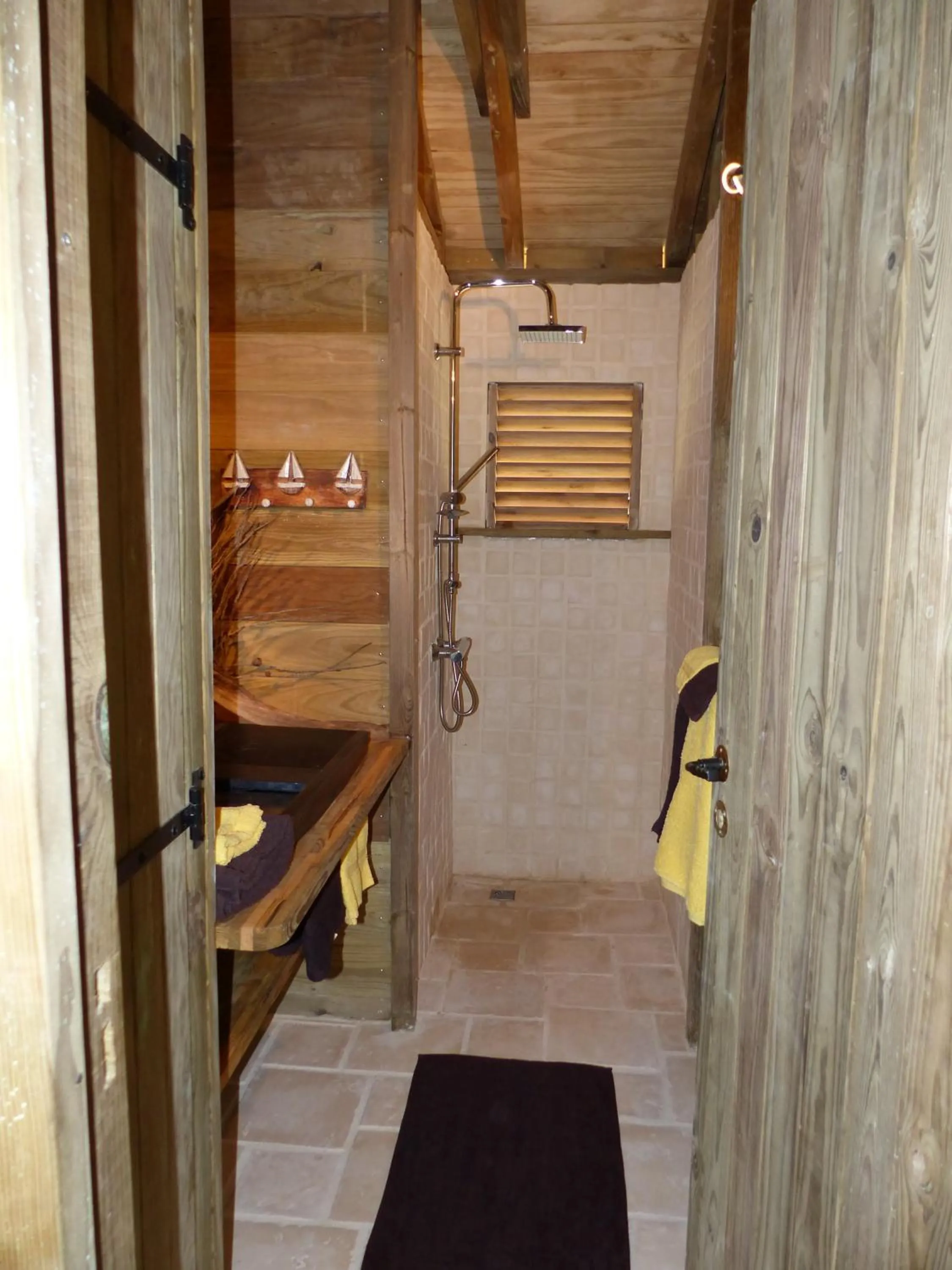 Bathroom in Iguana Ecolodge