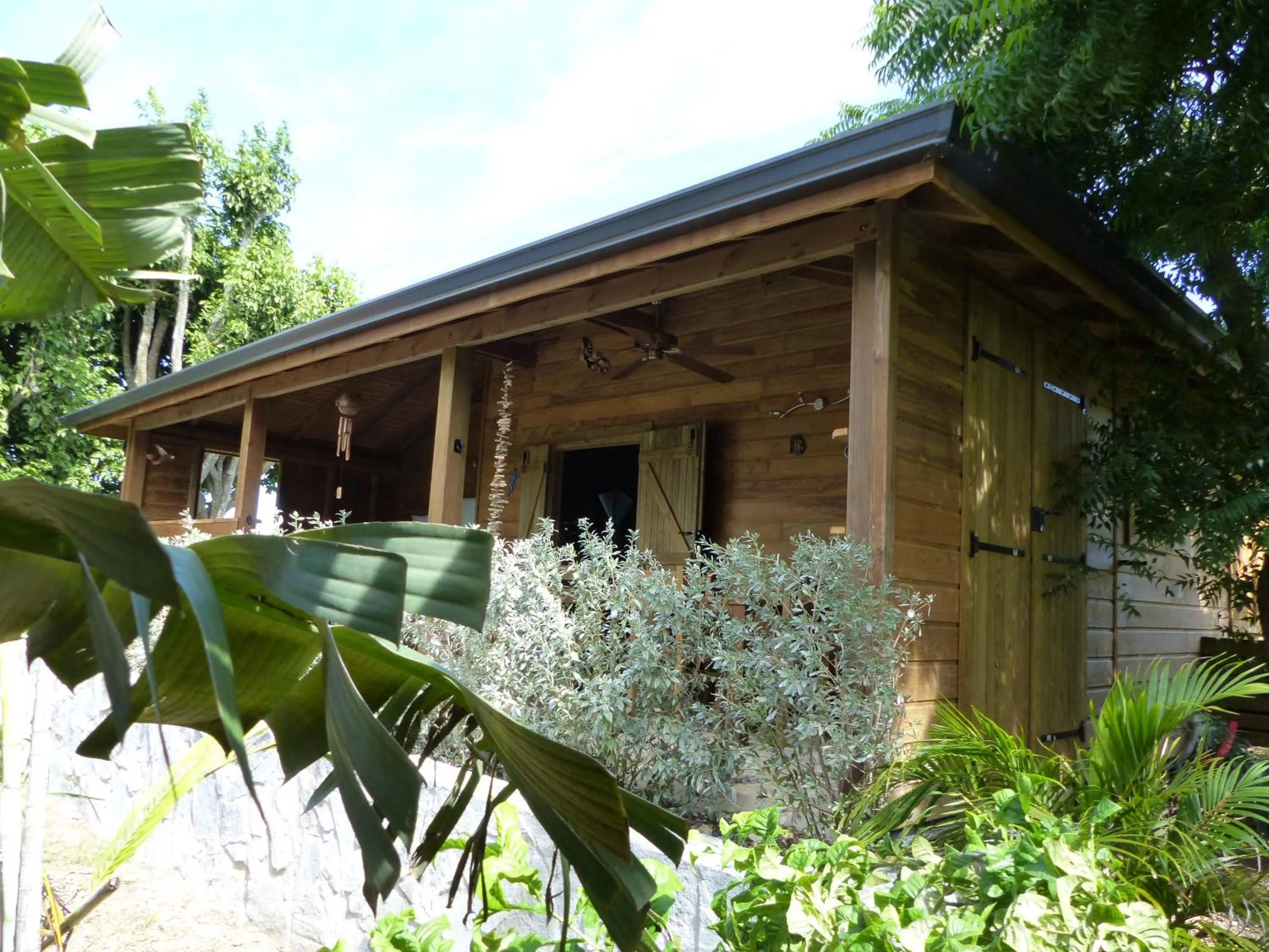 Facade/entrance in Iguana Ecolodge