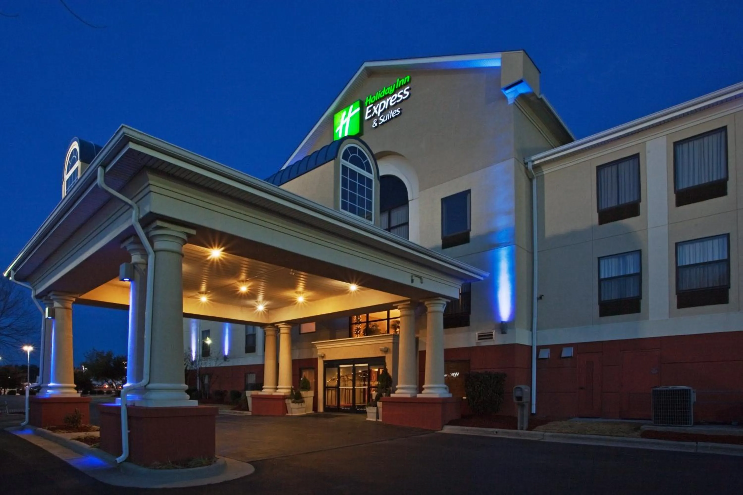 Property building in Holiday Inn Express Hotel & Suites Laurinburg by IHG