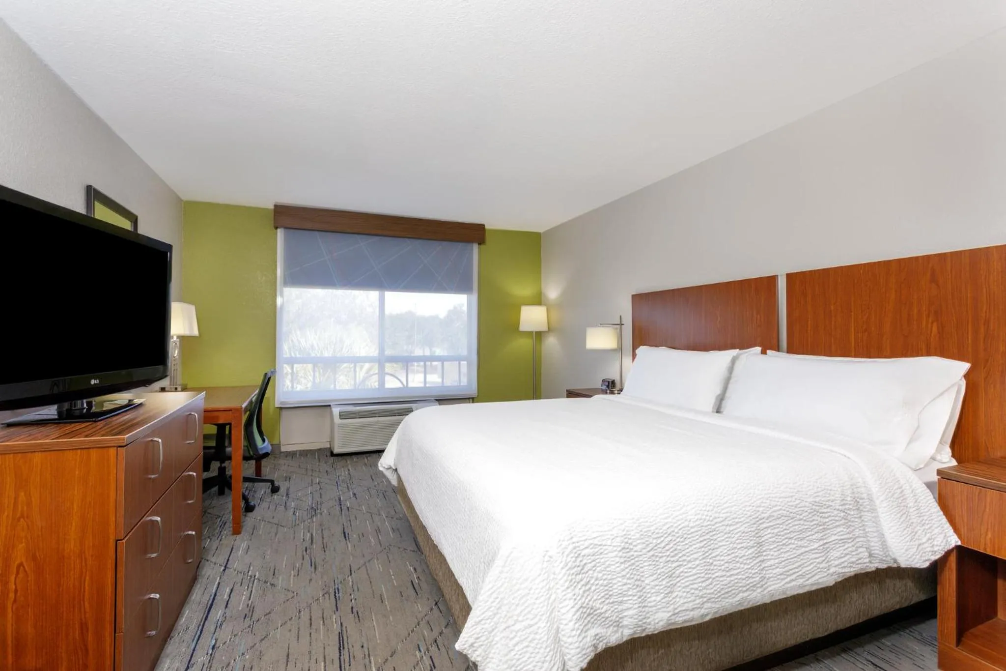 Photo of the whole room, Bed in Holiday Inn Express & Suites Jacksonville South - I-295 by IHG