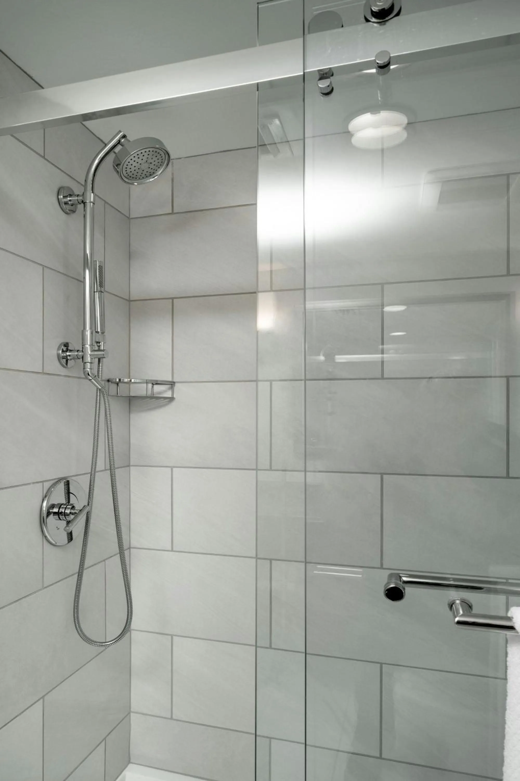 Bathroom in Delta Hotels by Marriott Huntington Mall