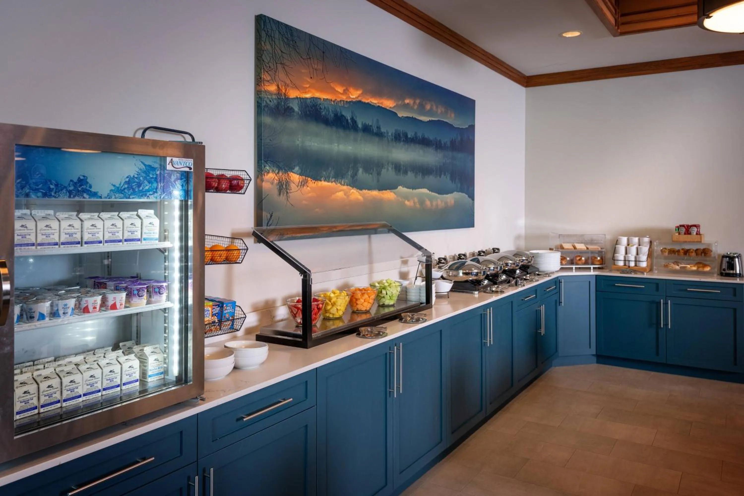 Breakfast in Delta Hotels by Marriott Huntington Mall