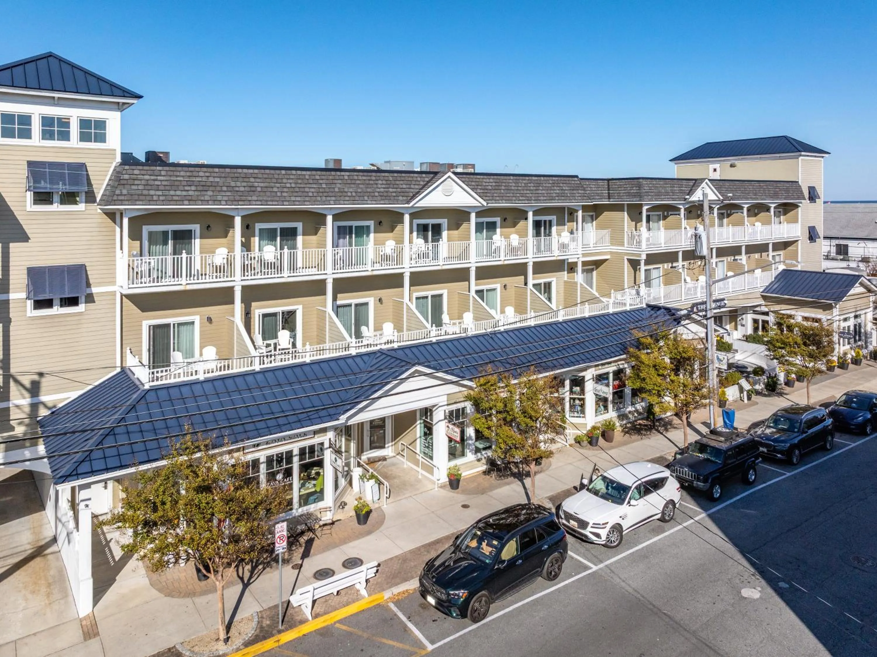 Property building in Avenue Inn & Spa