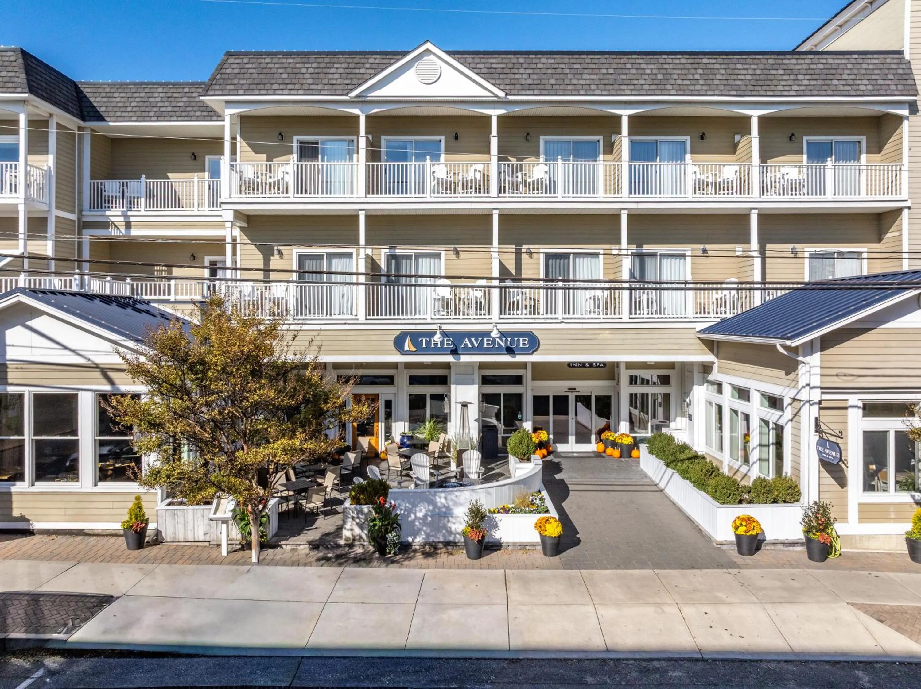 Property building in Avenue Inn & Spa