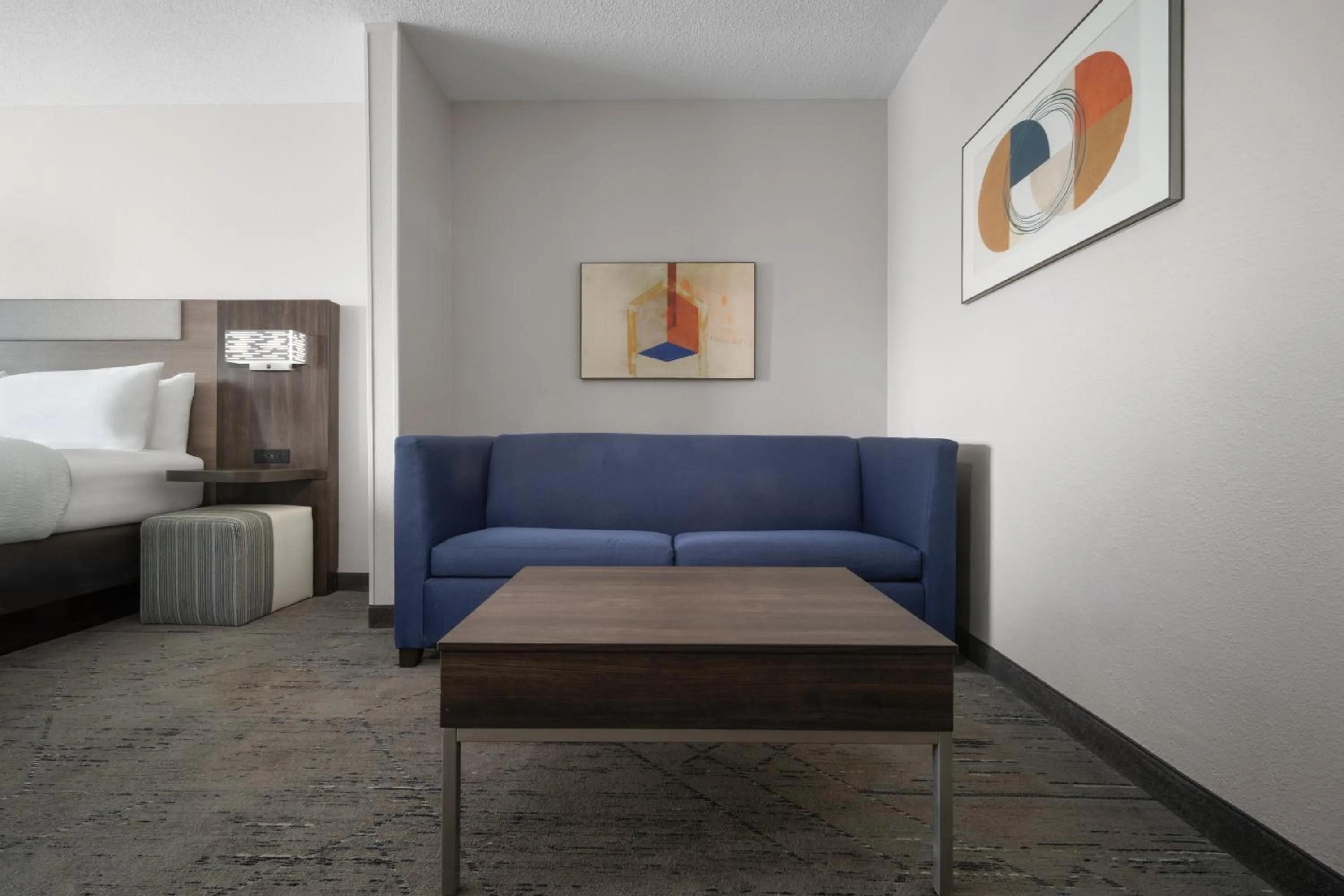 Seating area, Bed in Holiday Inn Express Pembroke by IHG