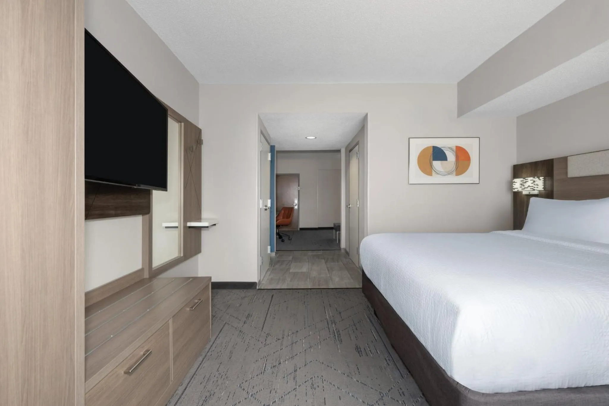 Photo of the whole room, Bed in Holiday Inn Express Pembroke by IHG