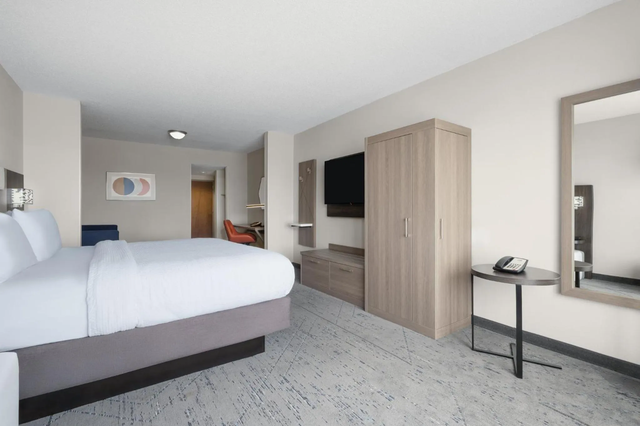 Photo of the whole room, Bed in Holiday Inn Express Pembroke by IHG