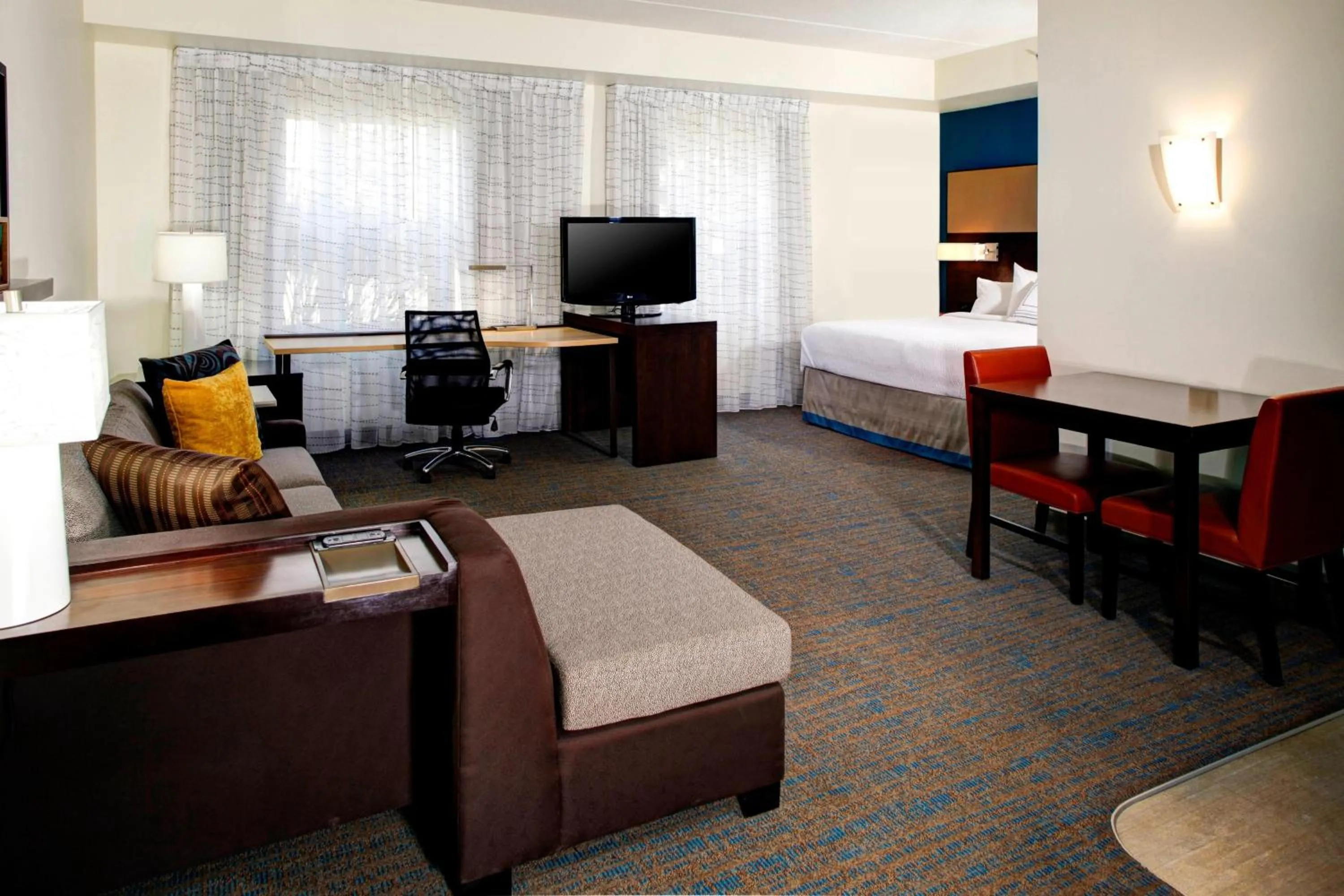 Photo of the whole room, Bed in Residence Inn by Marriott Cleveland Mentor
