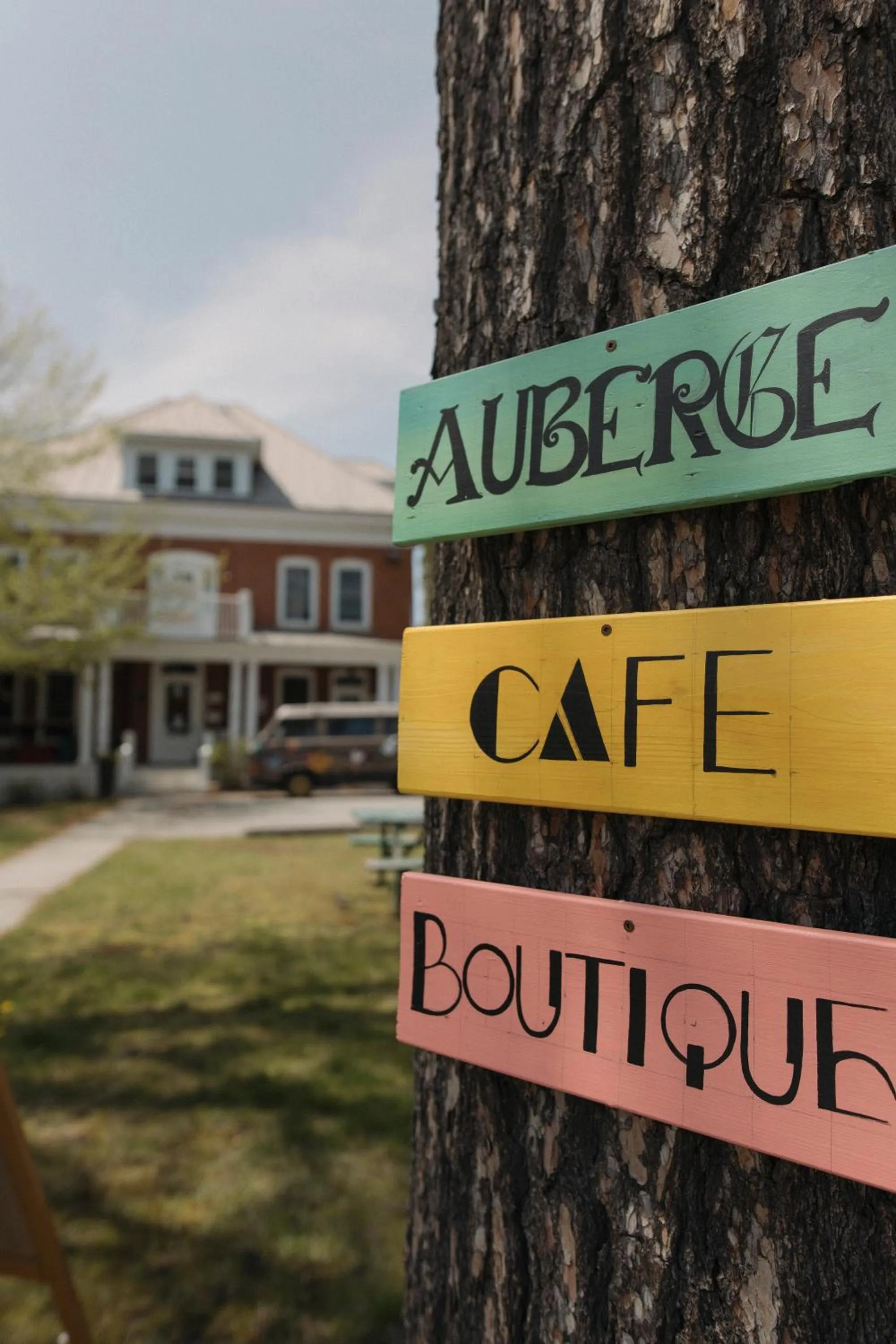 Property building in Auberge de Jeunesse Magog-Orford Hostel