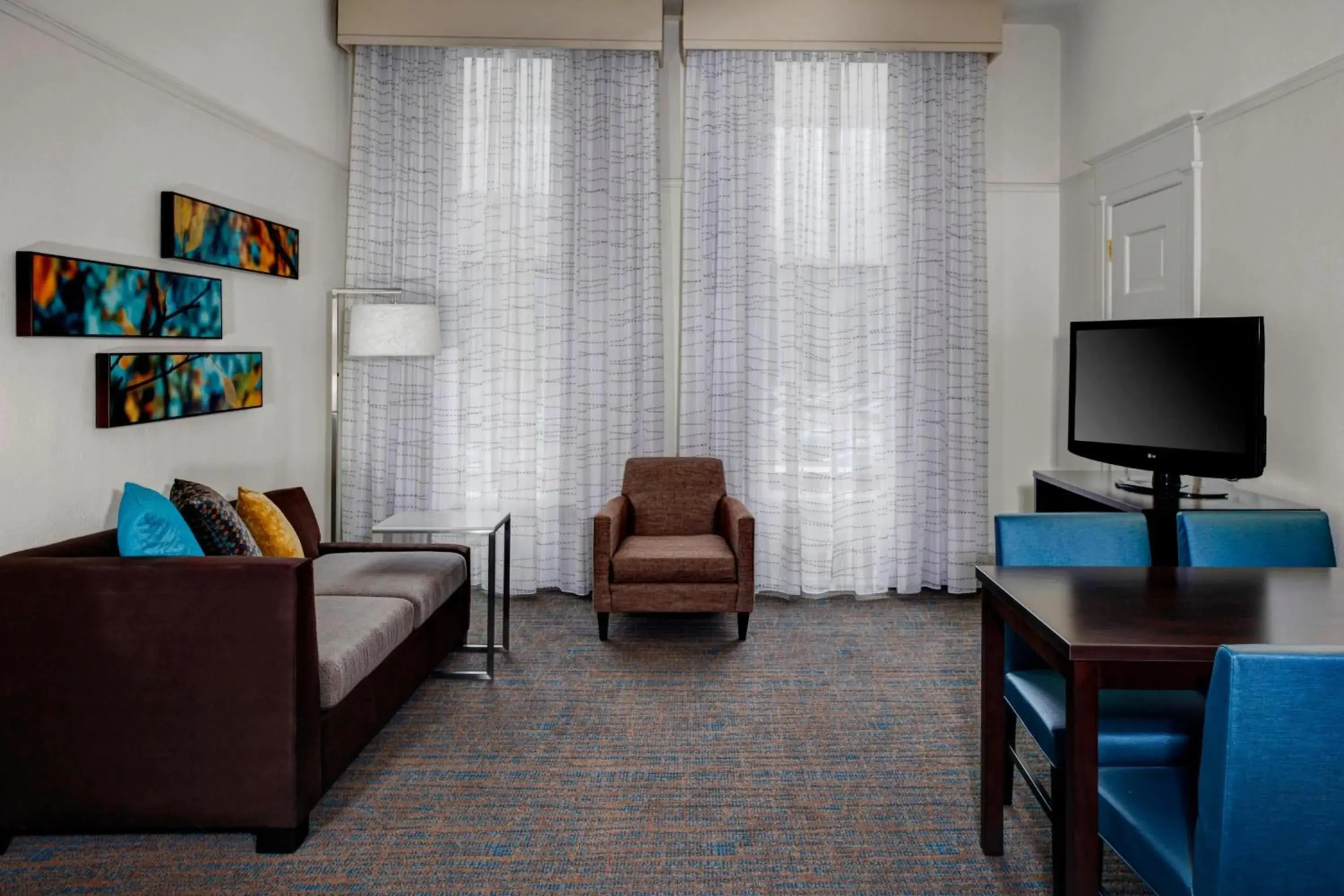 One-Bedroom King Suite with Sofa Bed and Adapted Tub - Mobility Accessible in Residence Inn by Marriott Cleveland Downtown One-Bedroom King Suite with Sofa Bed and Adapted Tub - Mobility Accessible in Residence Inn by Marriott Cleveland Downtown