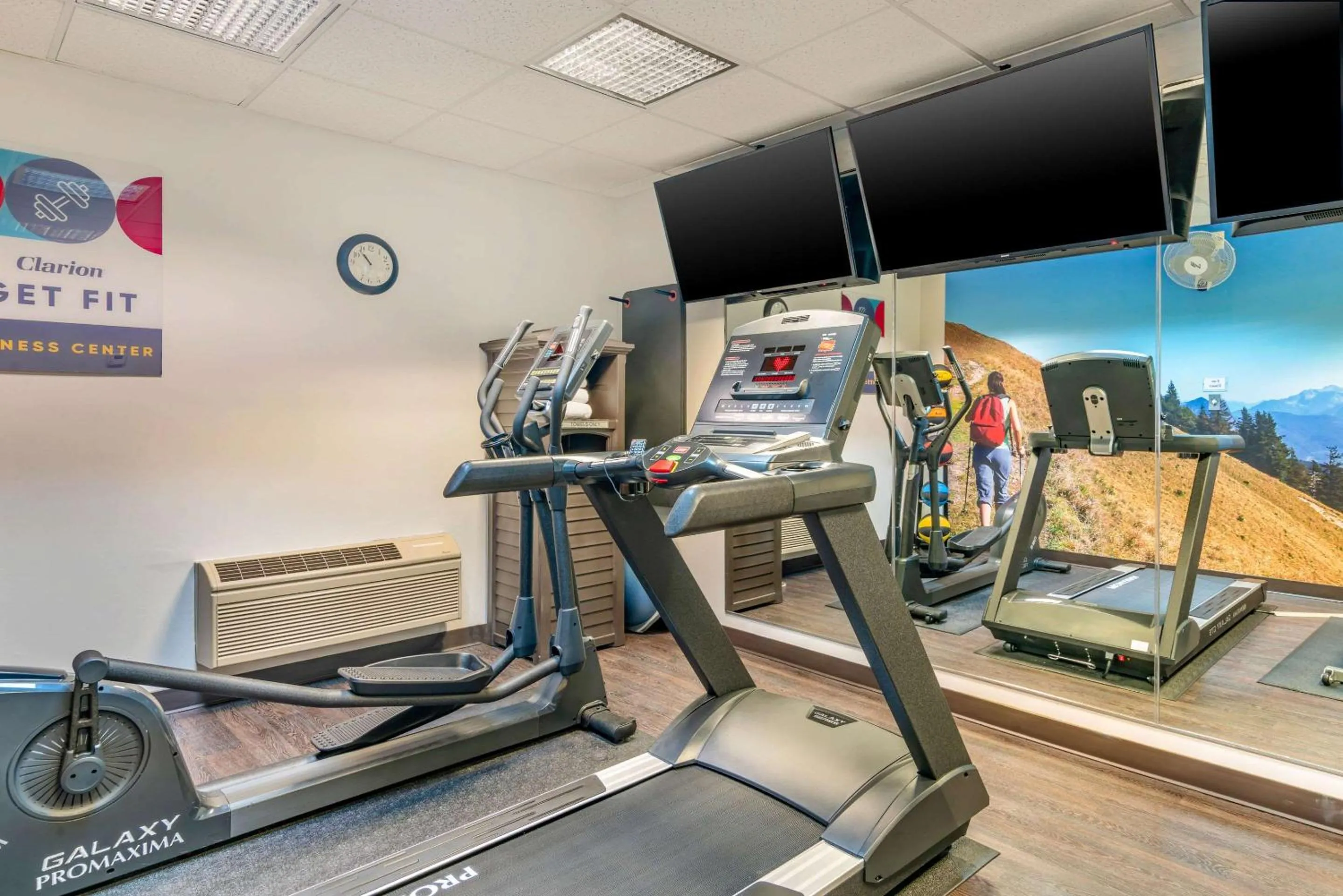 Fitness centre/facilities in Clarion Pointe Medford
