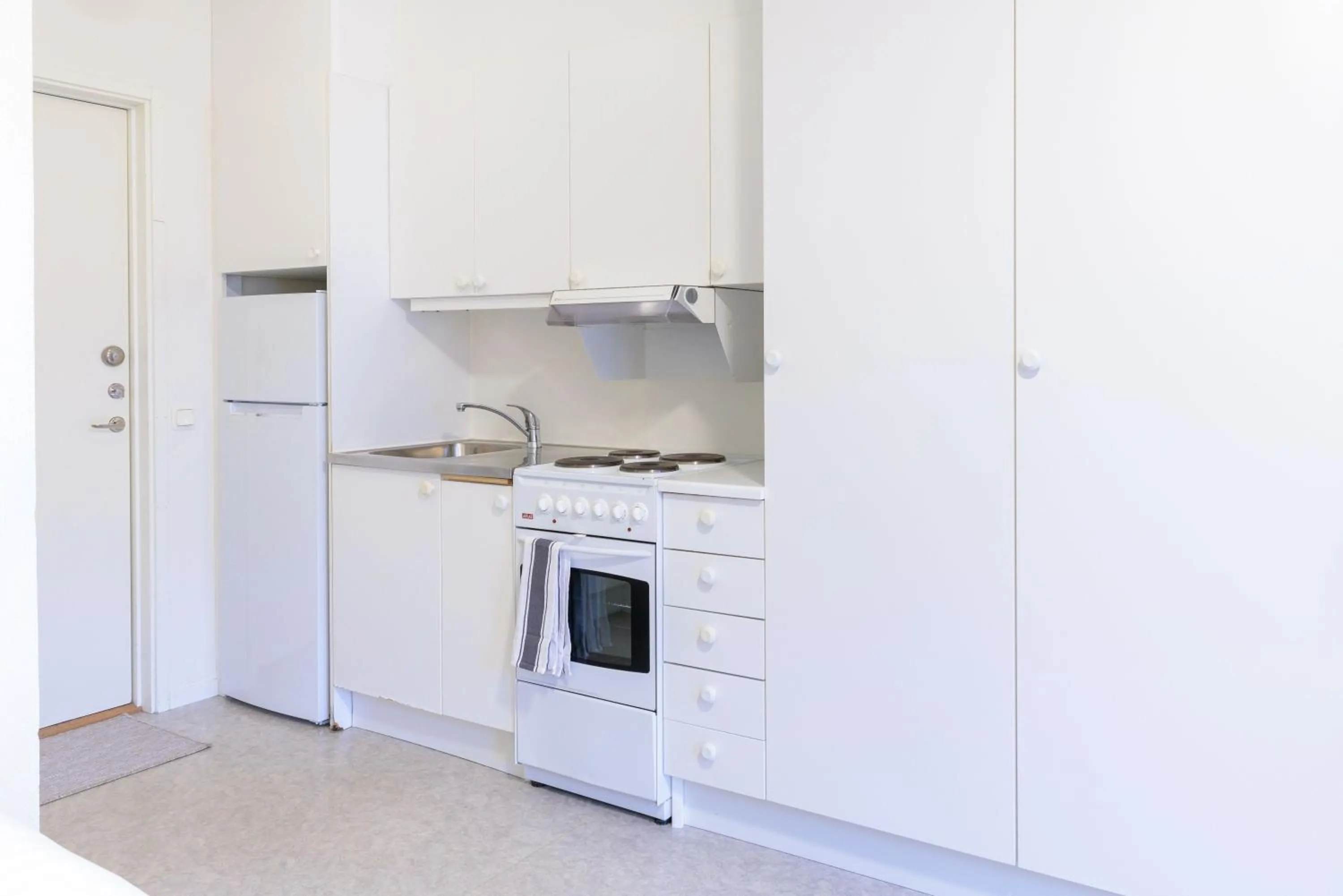 Easy Livin' Apartment Hotel