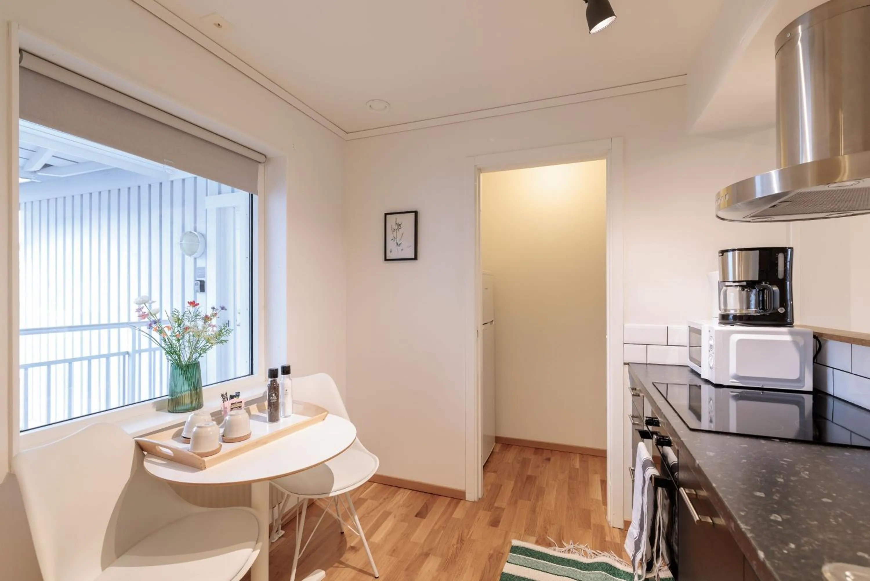 kitchen in Easy Livin' Apartment Hotel