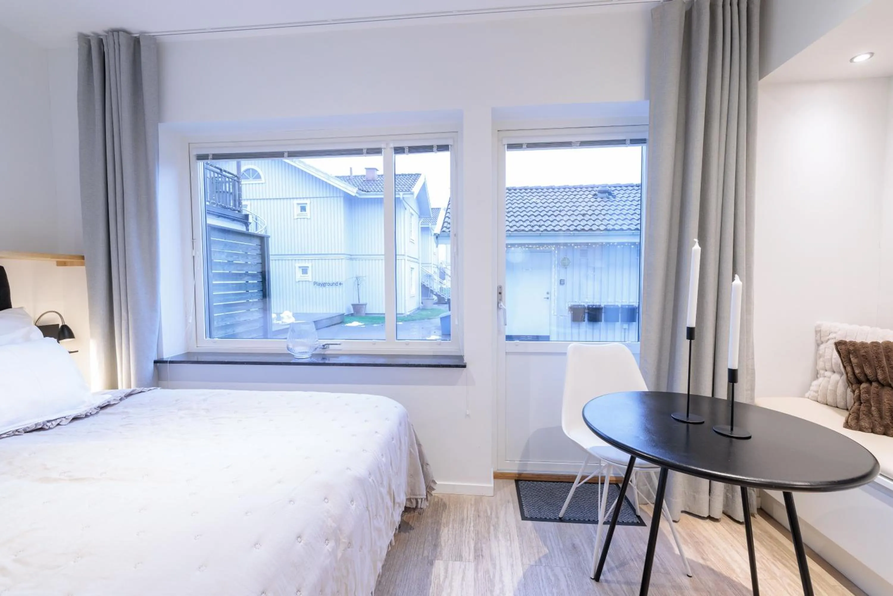 Photo of the whole room, Bed in Easy Livin' Apartment Hotel