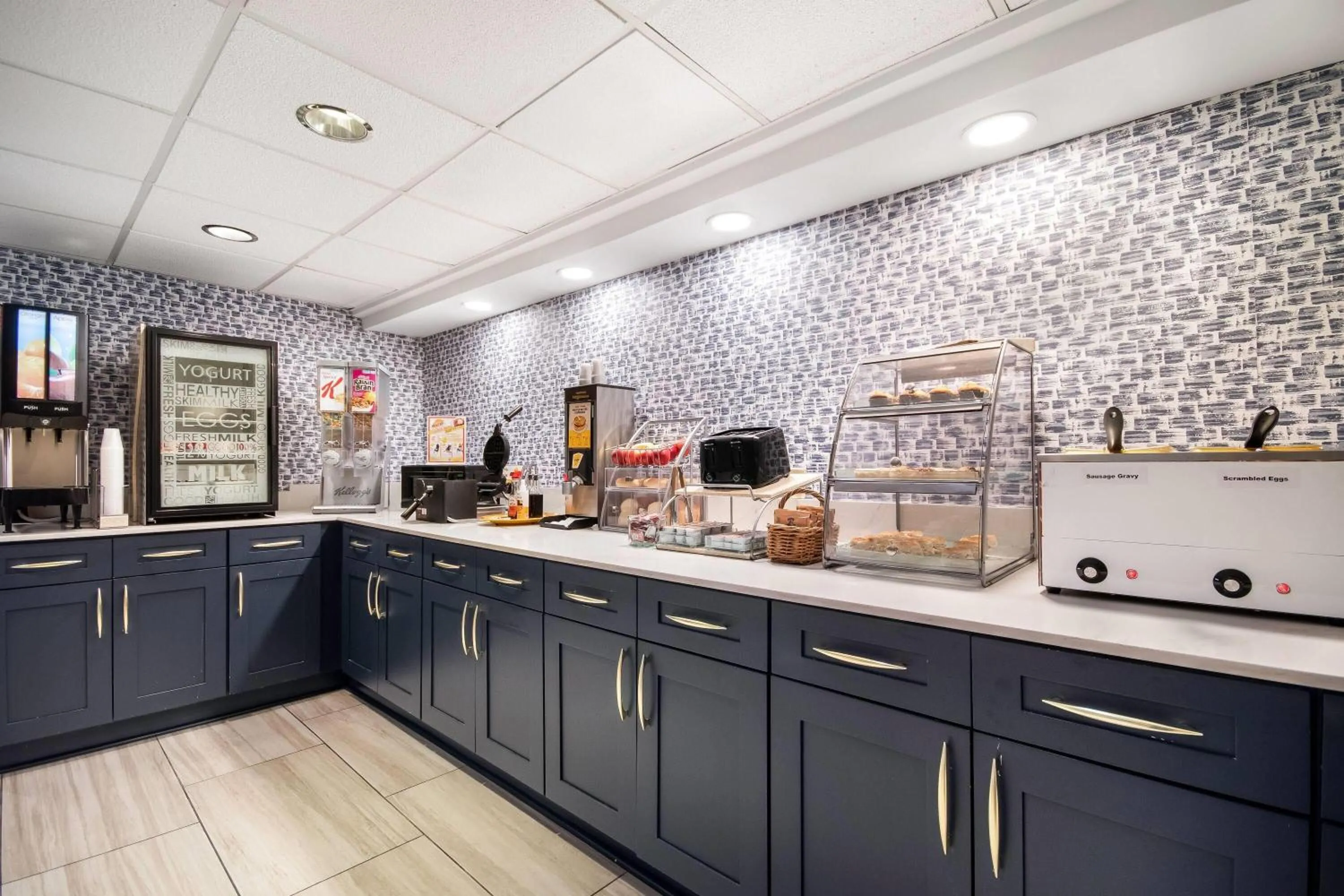 Restaurant/places to eat in AmericInn by Wyndham Beloit