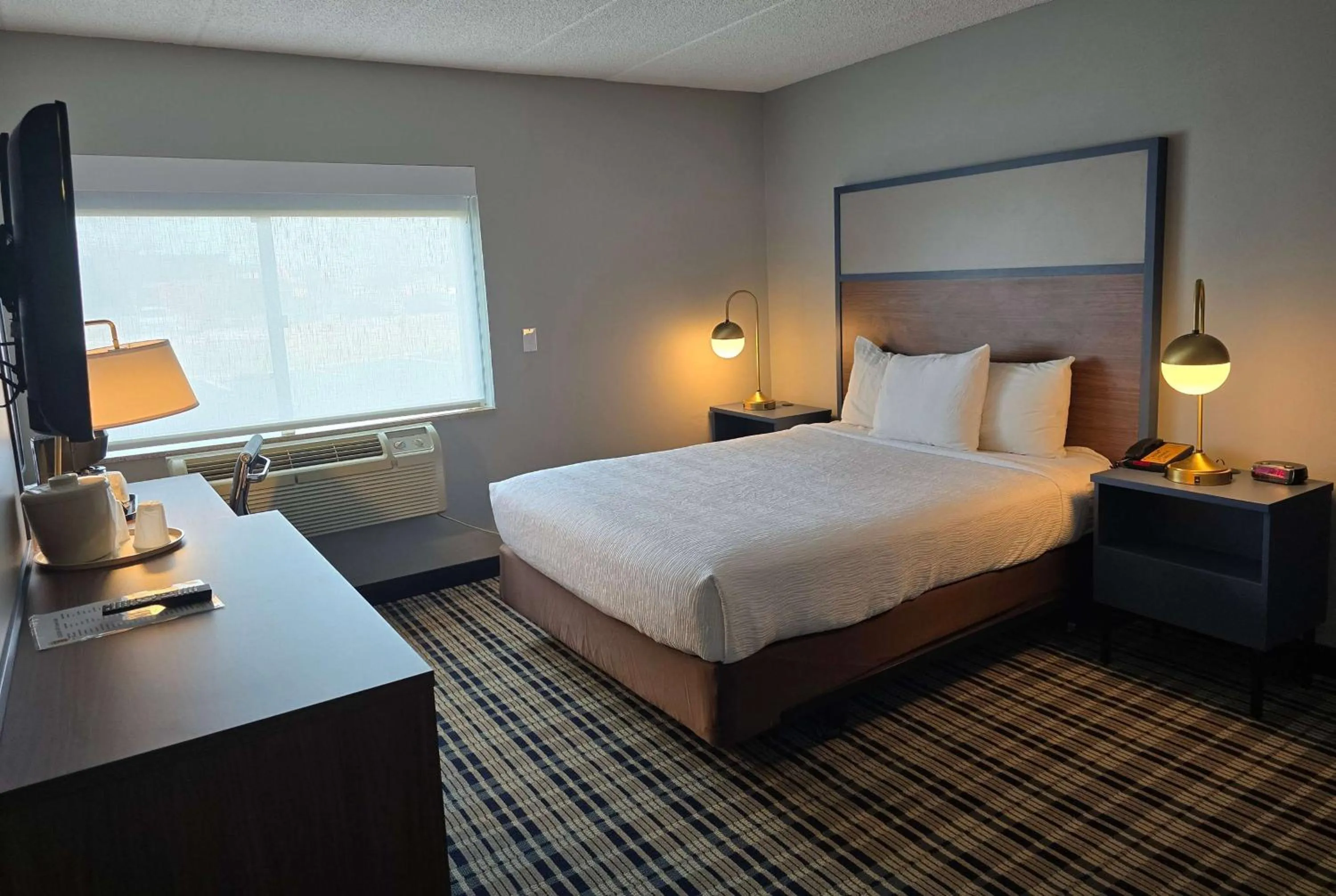 Photo of the whole room, Bed in AmericInn by Wyndham Beloit