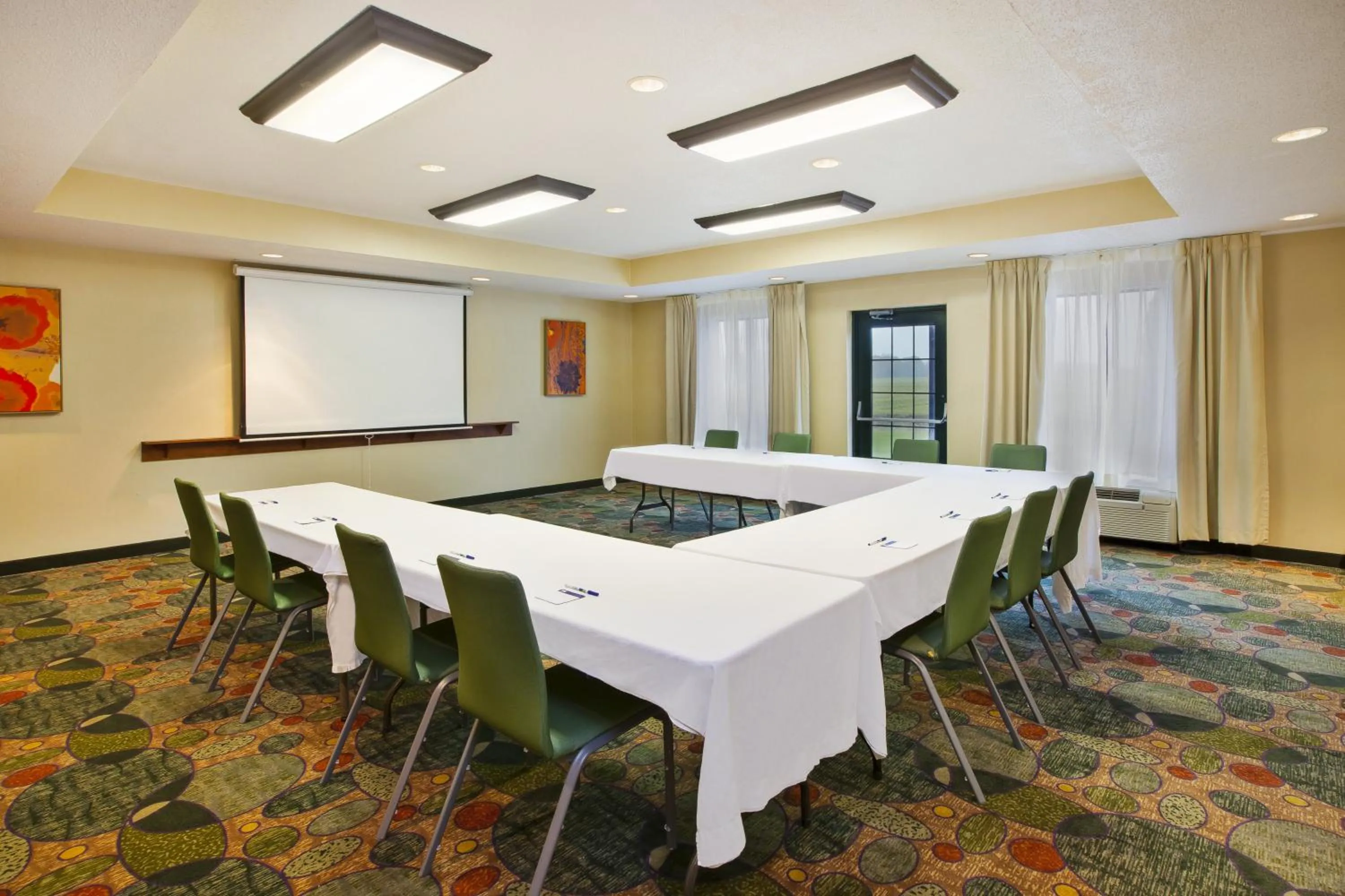 Meeting/conference room in Holiday Inn Express Hotel & Suites Bryan-Montpelier by IHG