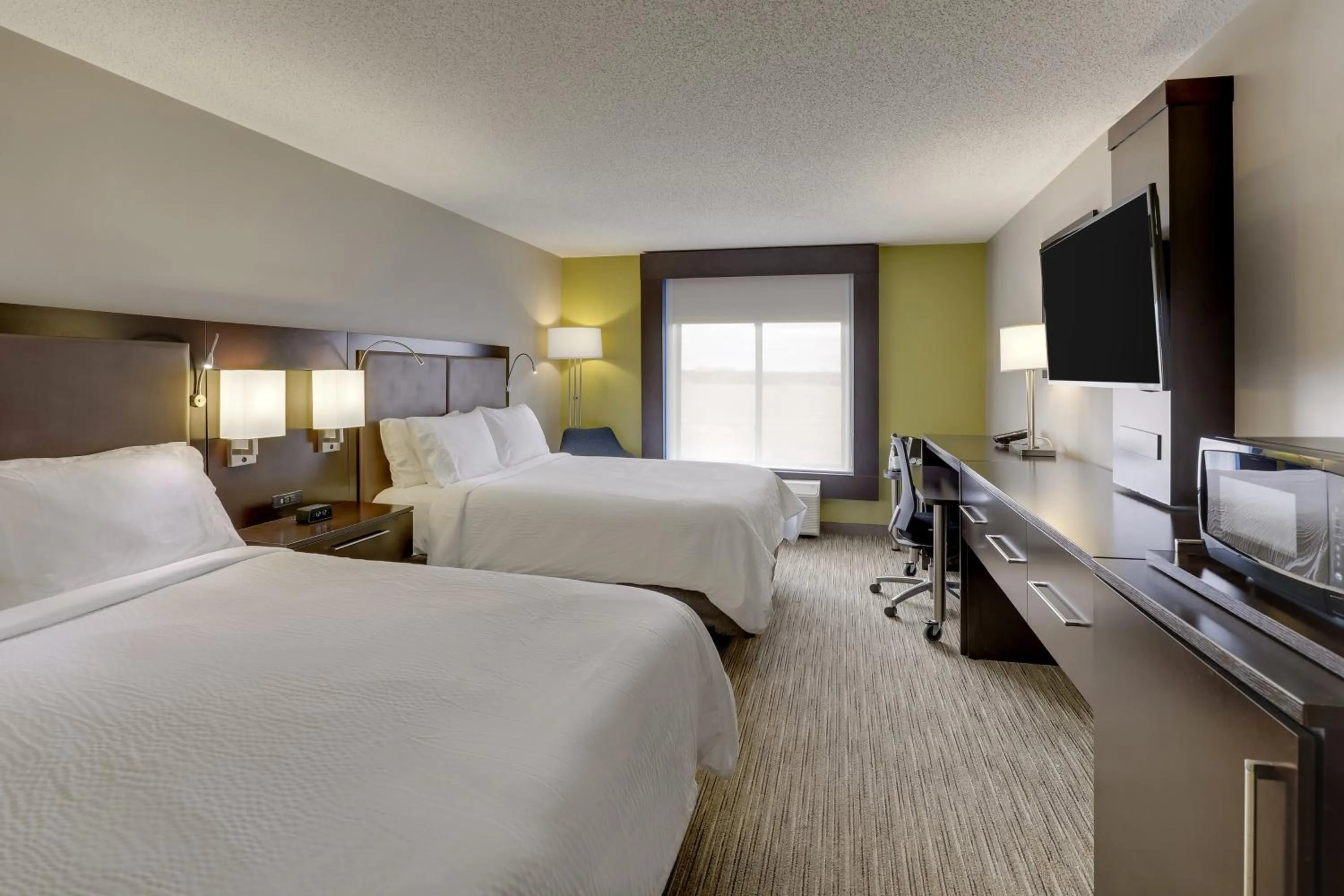 Photo of the whole room, Bed in Holiday Inn Express Hotel & Suites Bryan-Montpelier by IHG