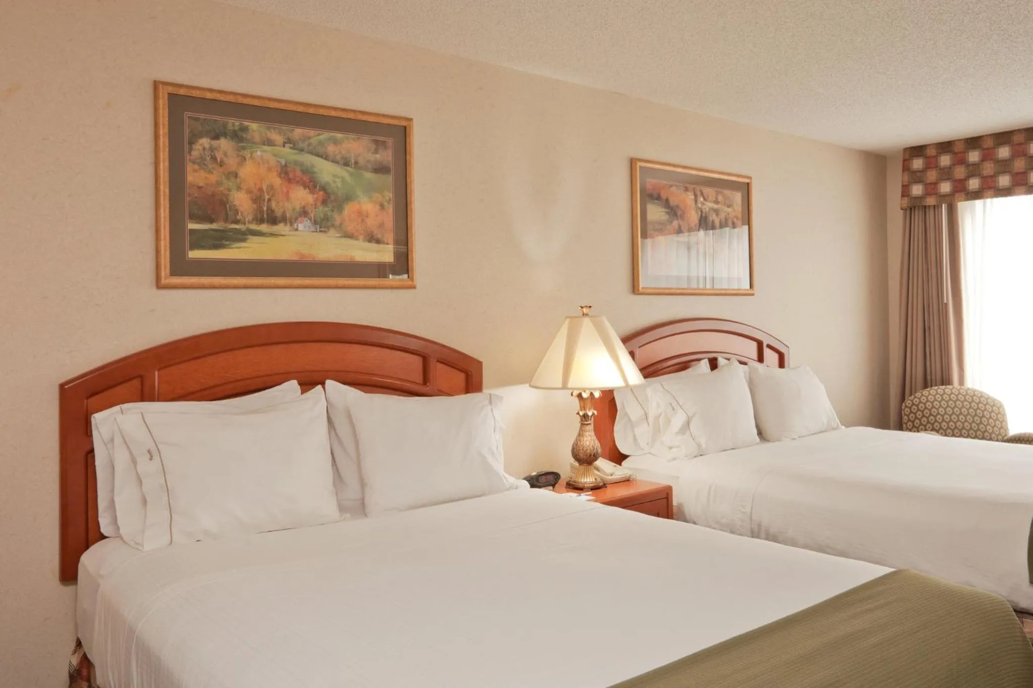 Photo of the whole room, Bed in Holiday Inn Express Hotel & Suites Bryan-Montpelier by IHG