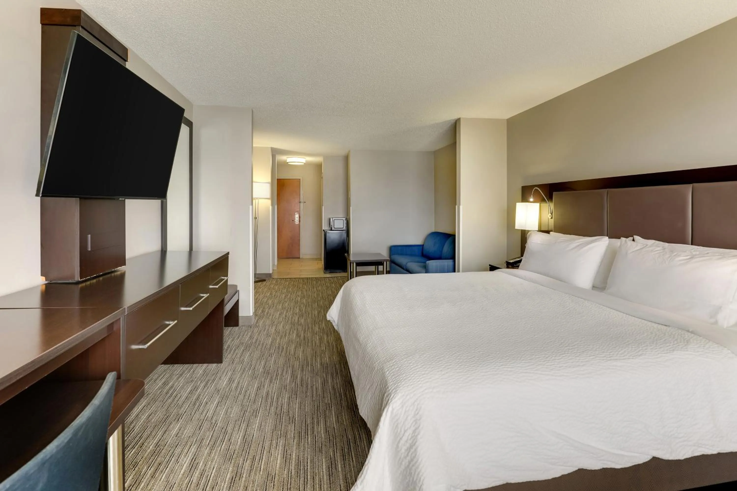 Bed in Holiday Inn Express Hotel & Suites Bryan-Montpelier by IHG