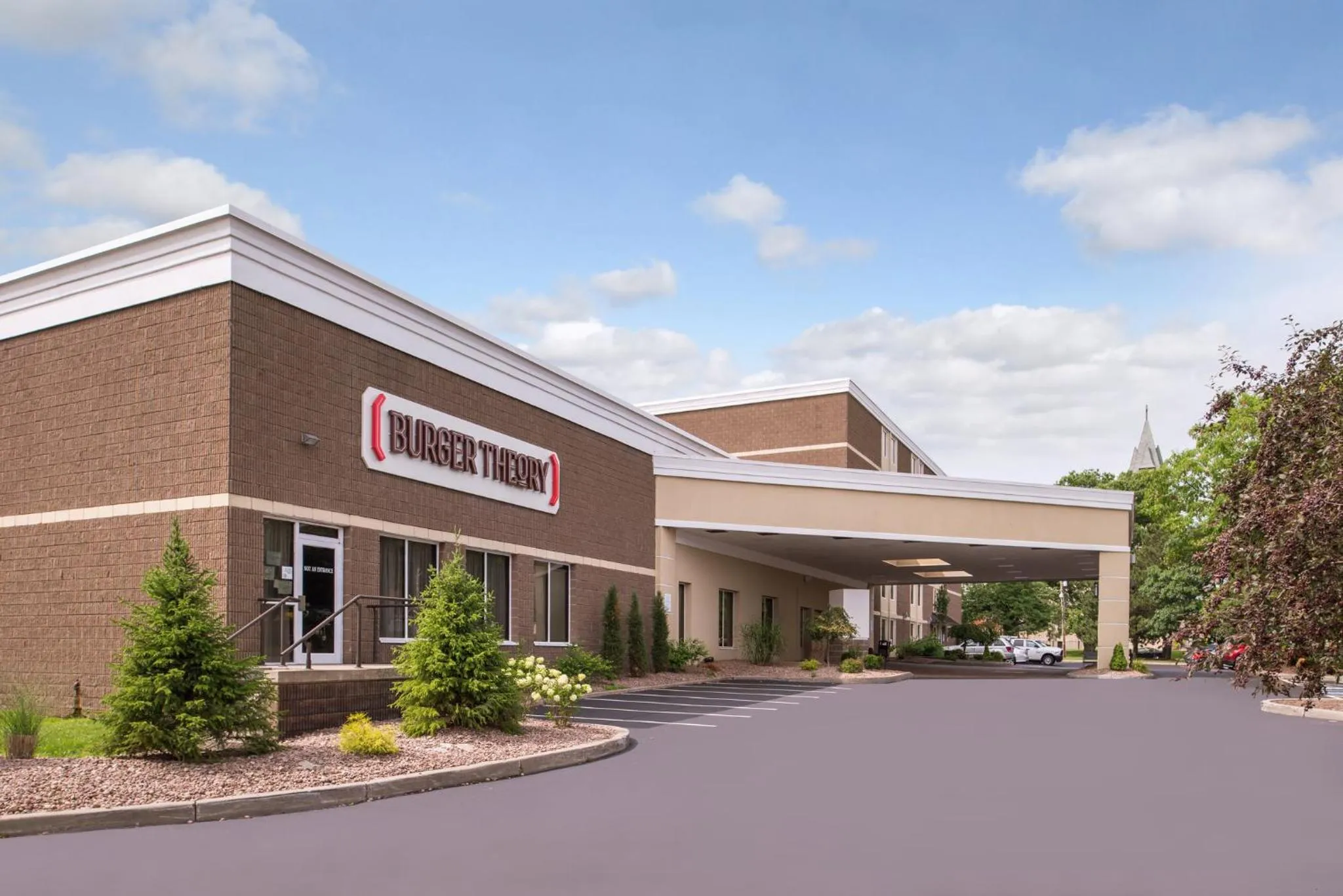 Property building in Holiday Inn Auburn-Finger Lakes Region by IHG