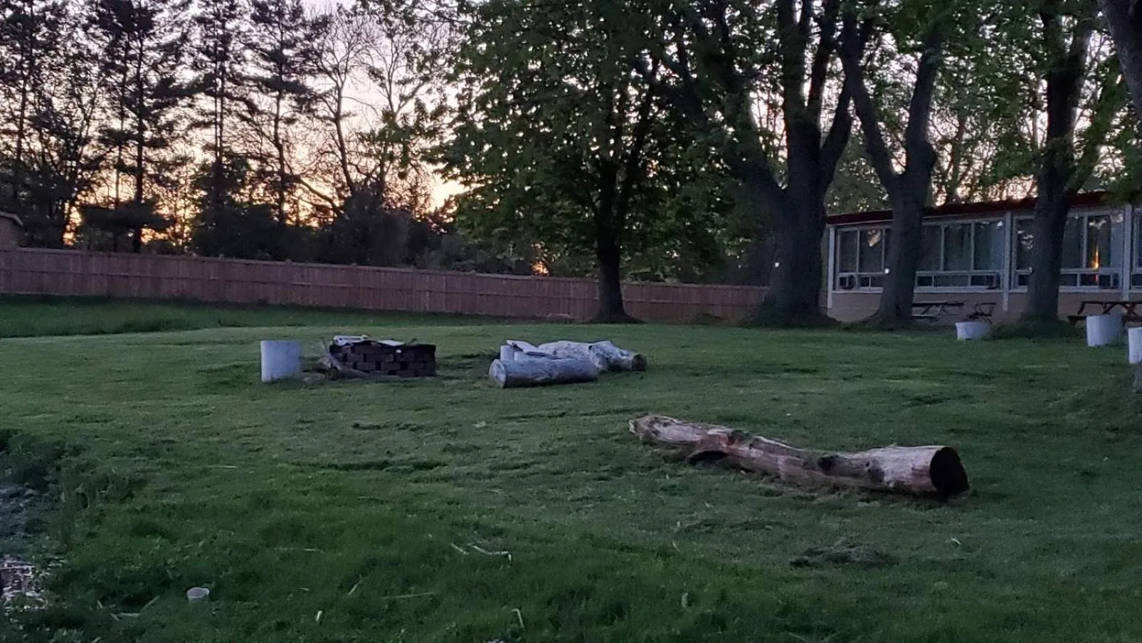 Garden in Riverview Motel