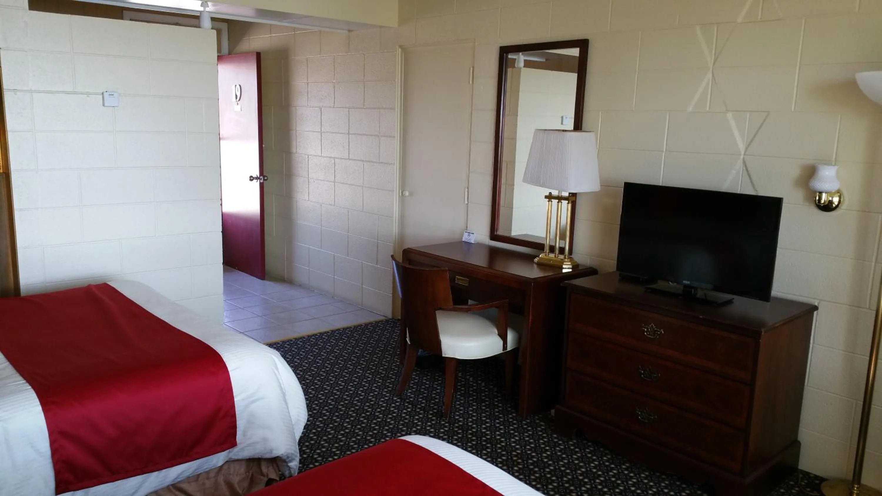 TV and multimedia, Bed in Riverview Motel