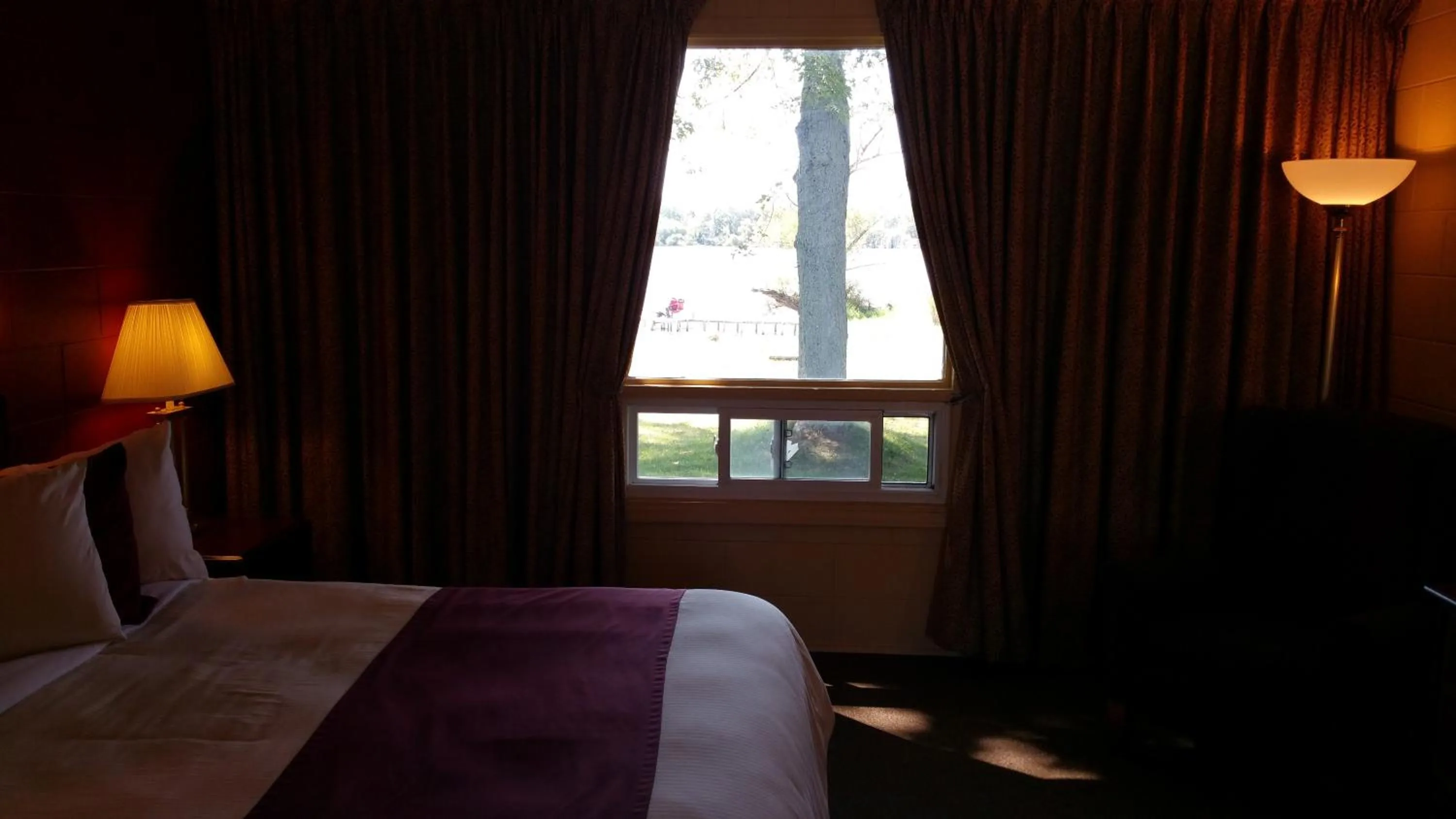 Bed in Riverview Motel