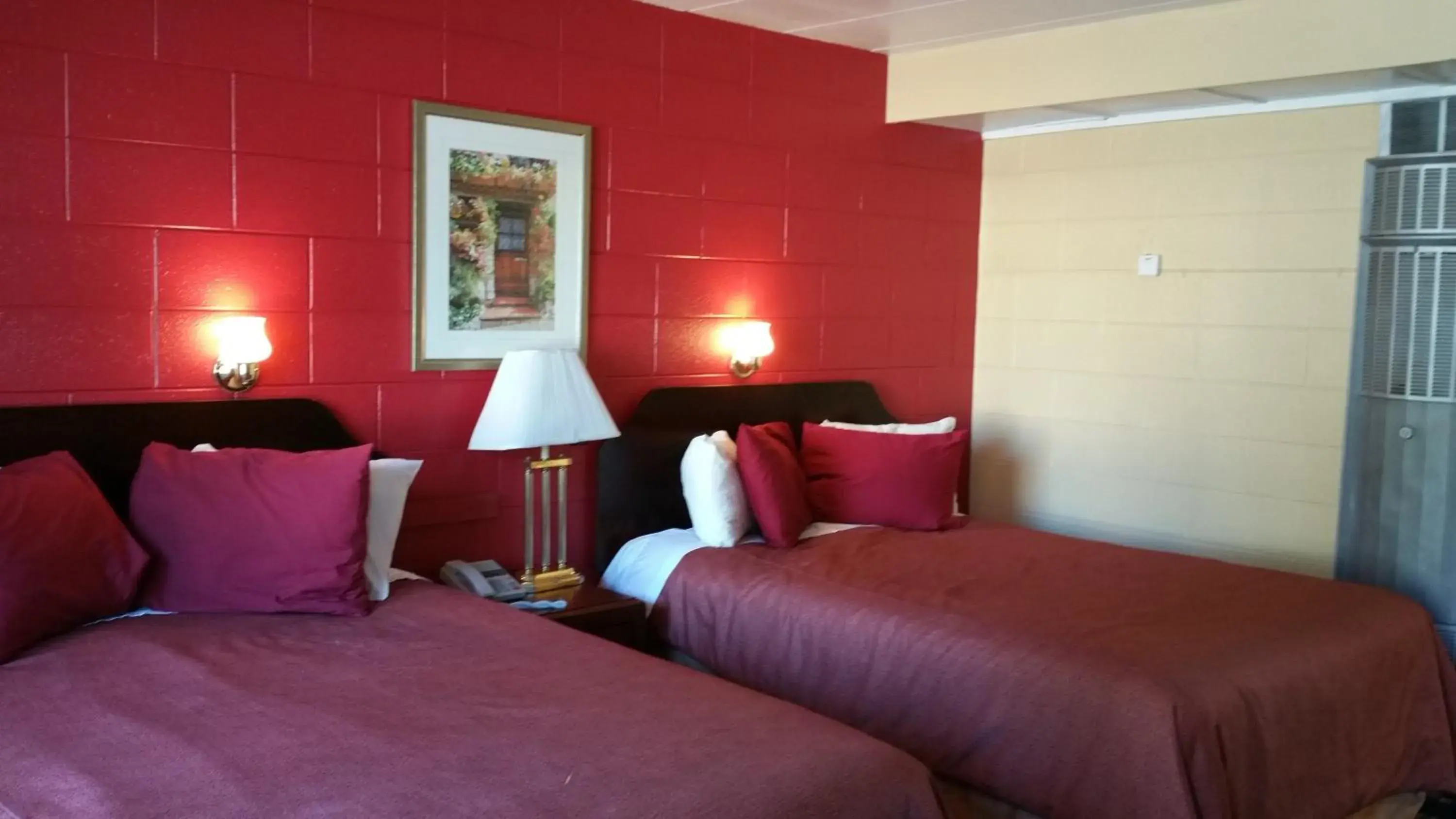 Standard Double Room in Riverview Motel Standard Double Room in Riverview Motel