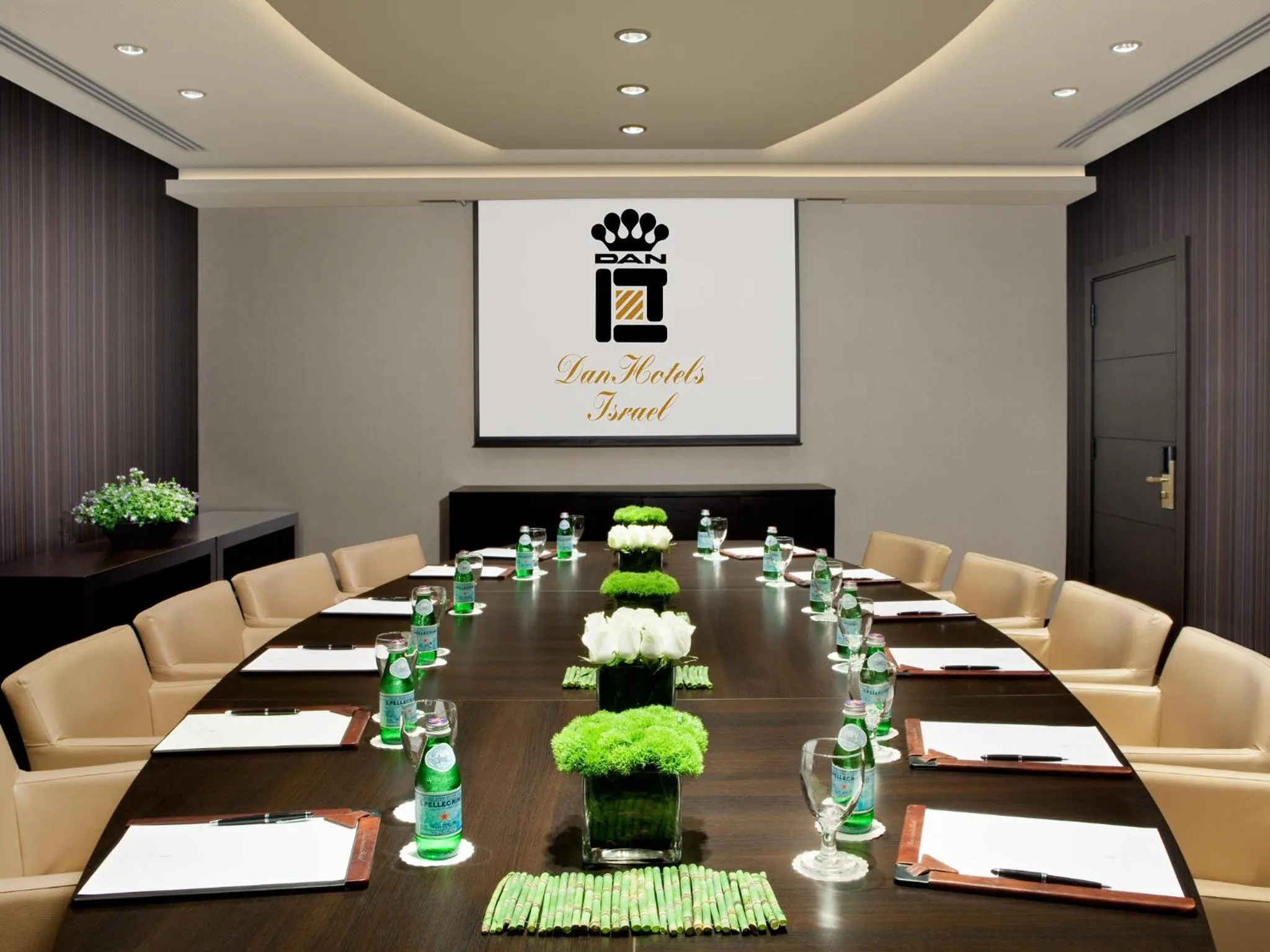 Business facilities in Dan Accadia Herzliya Hotel