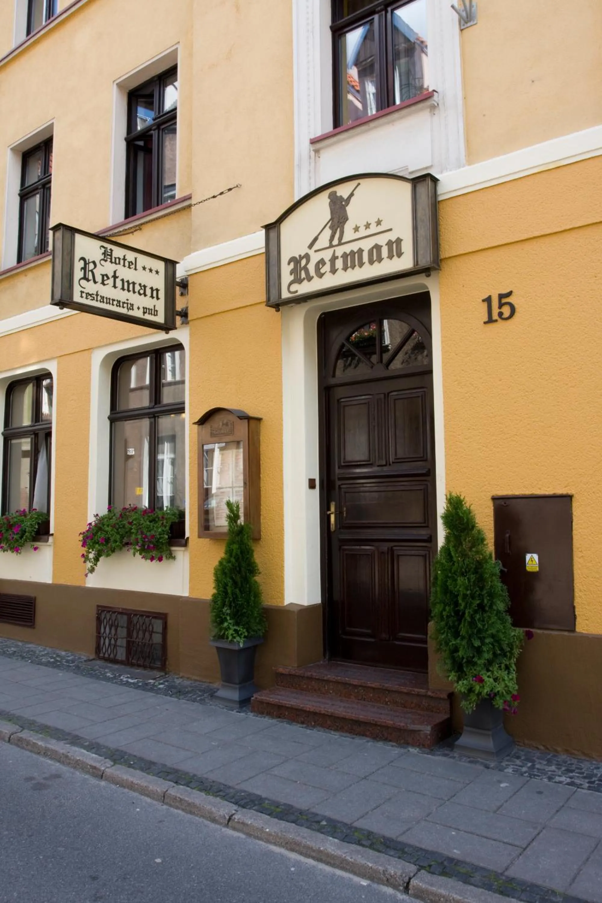 Facade/entrance in Hotel Retman
