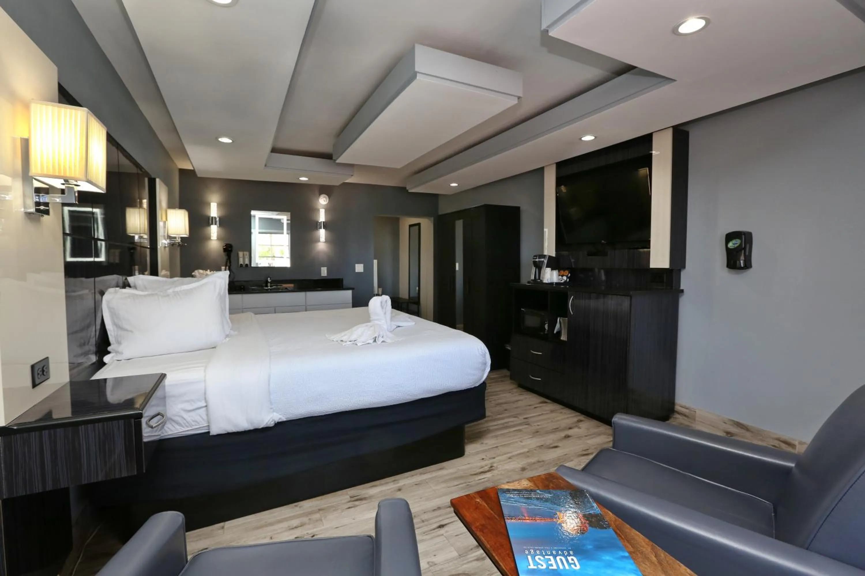 Photo of the whole room, Bed in Historic Waterfront Marion Motor Lodge in downtown St Augustine