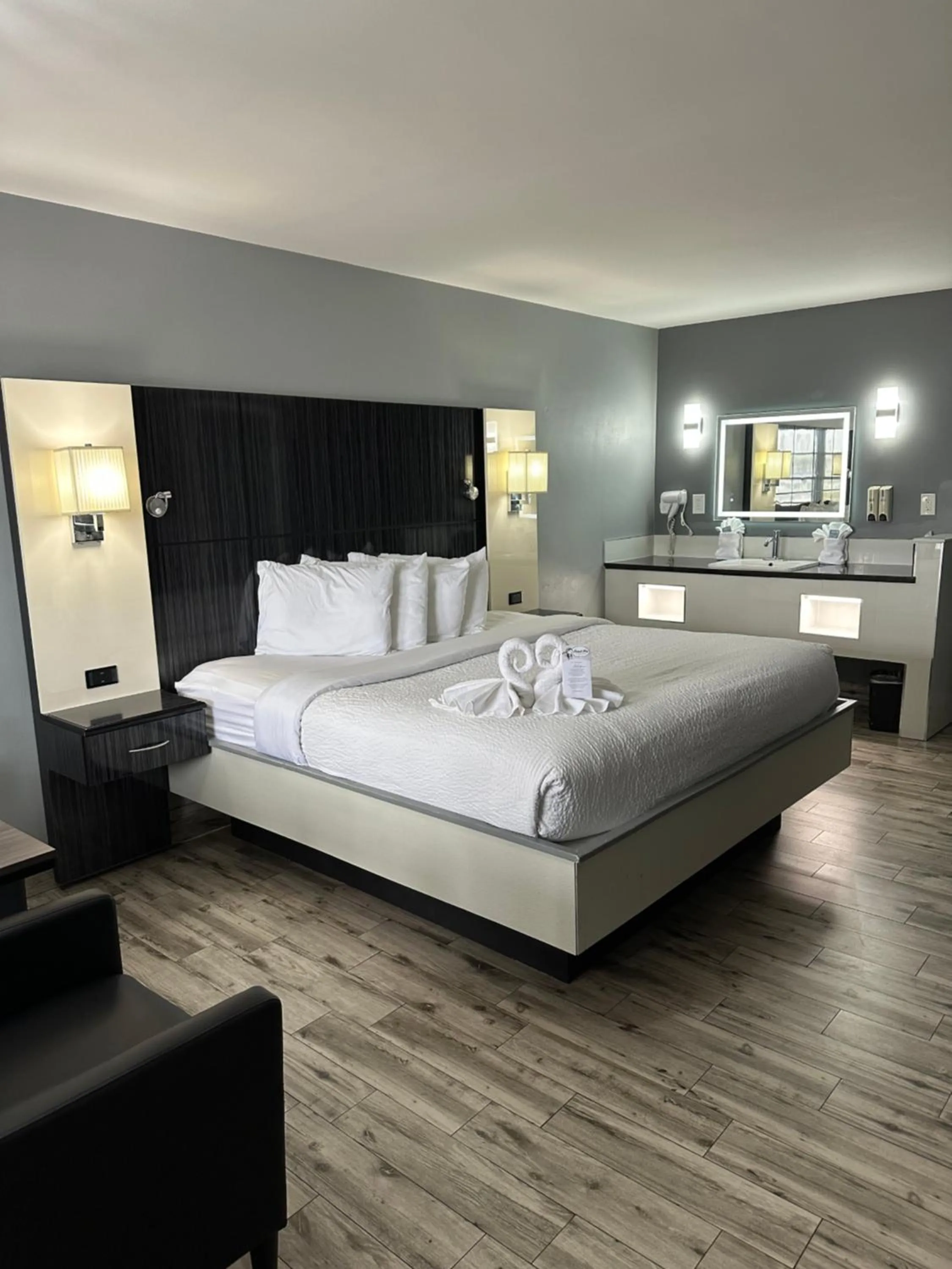 Photo of the whole room, Bed in Historic Waterfront Marion Motor Lodge in downtown St Augustine