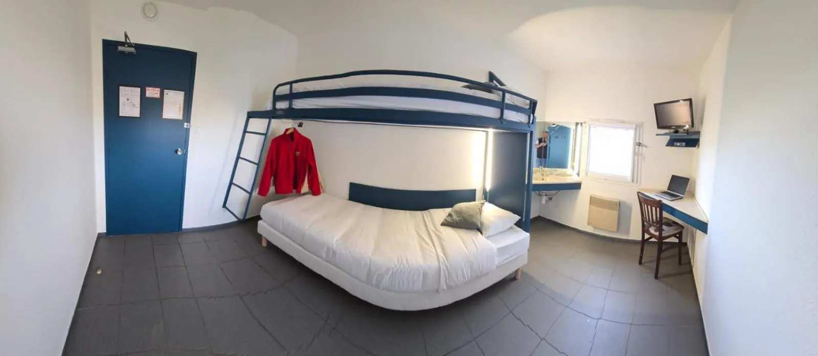 Bed in Enzo Hotels 1er prix Dreux