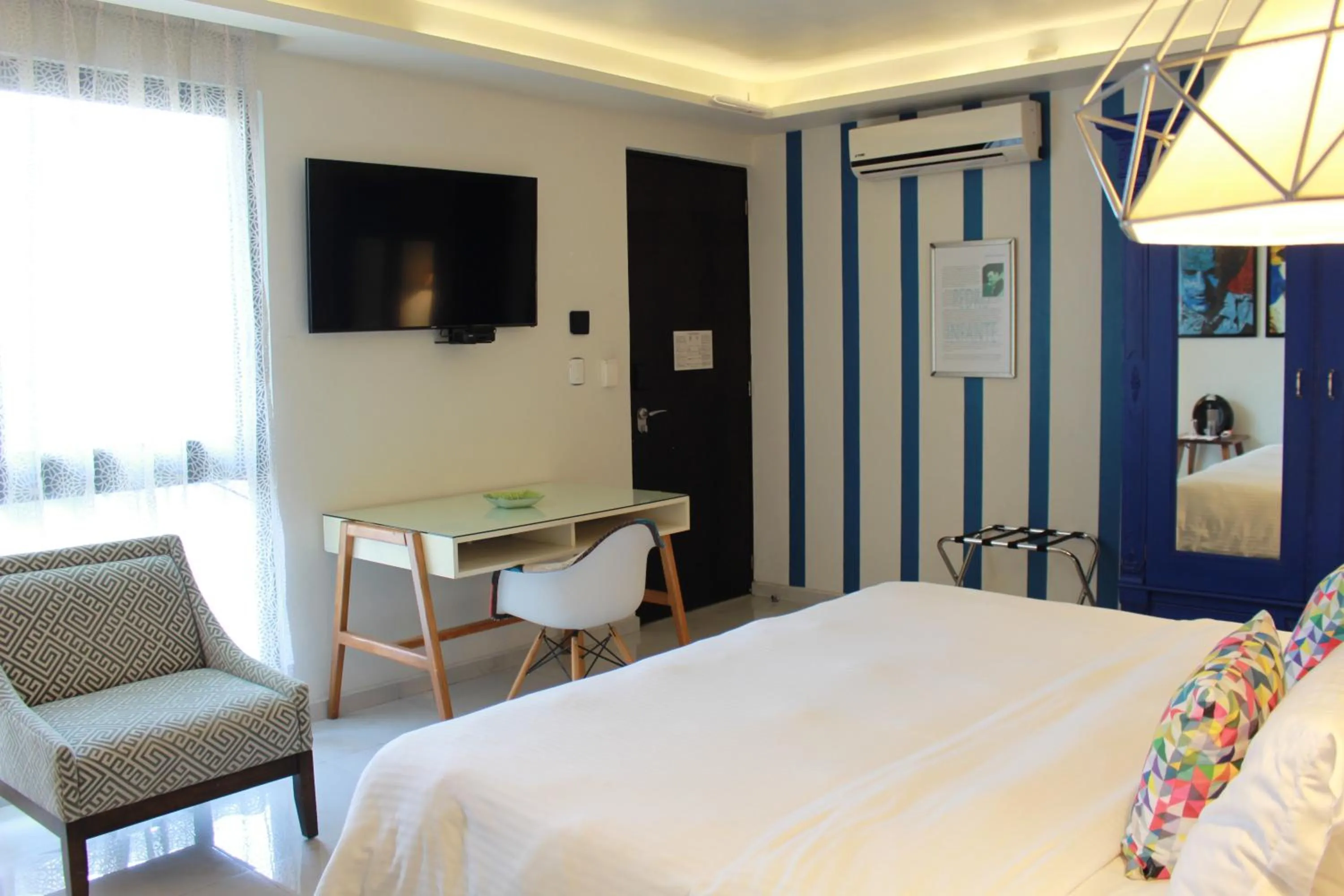 Photo of the whole room, Bed in TRES79 Hotel Boutique Orizaba