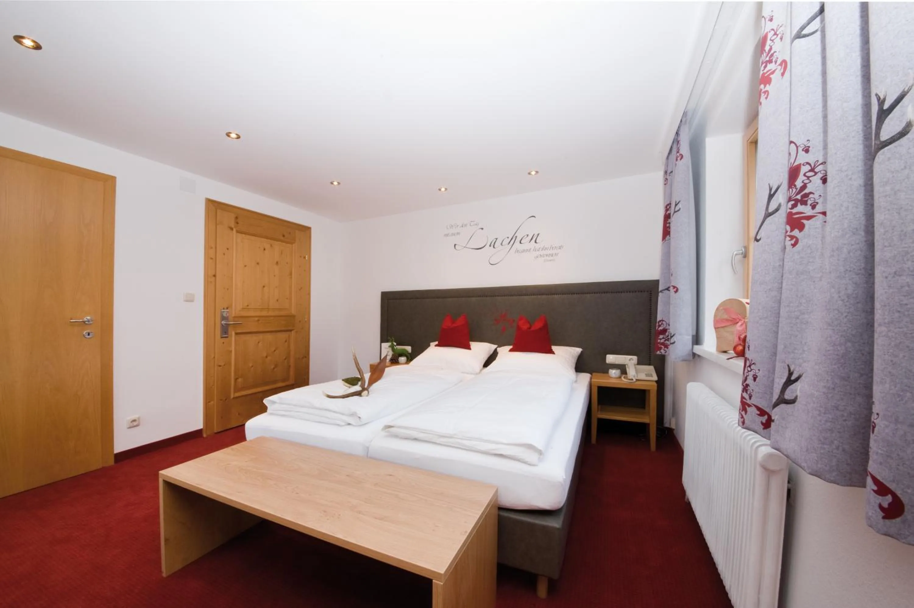 Photo of the whole room, Bed in Hotel Garni Rauch