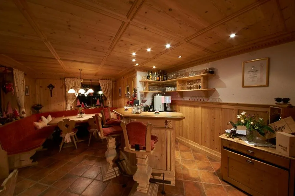 Lounge or bar in Hotel Garni Rauch