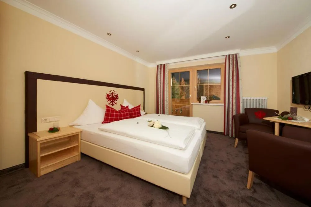 Photo of the whole room, Bed in Hotel Garni Rauch