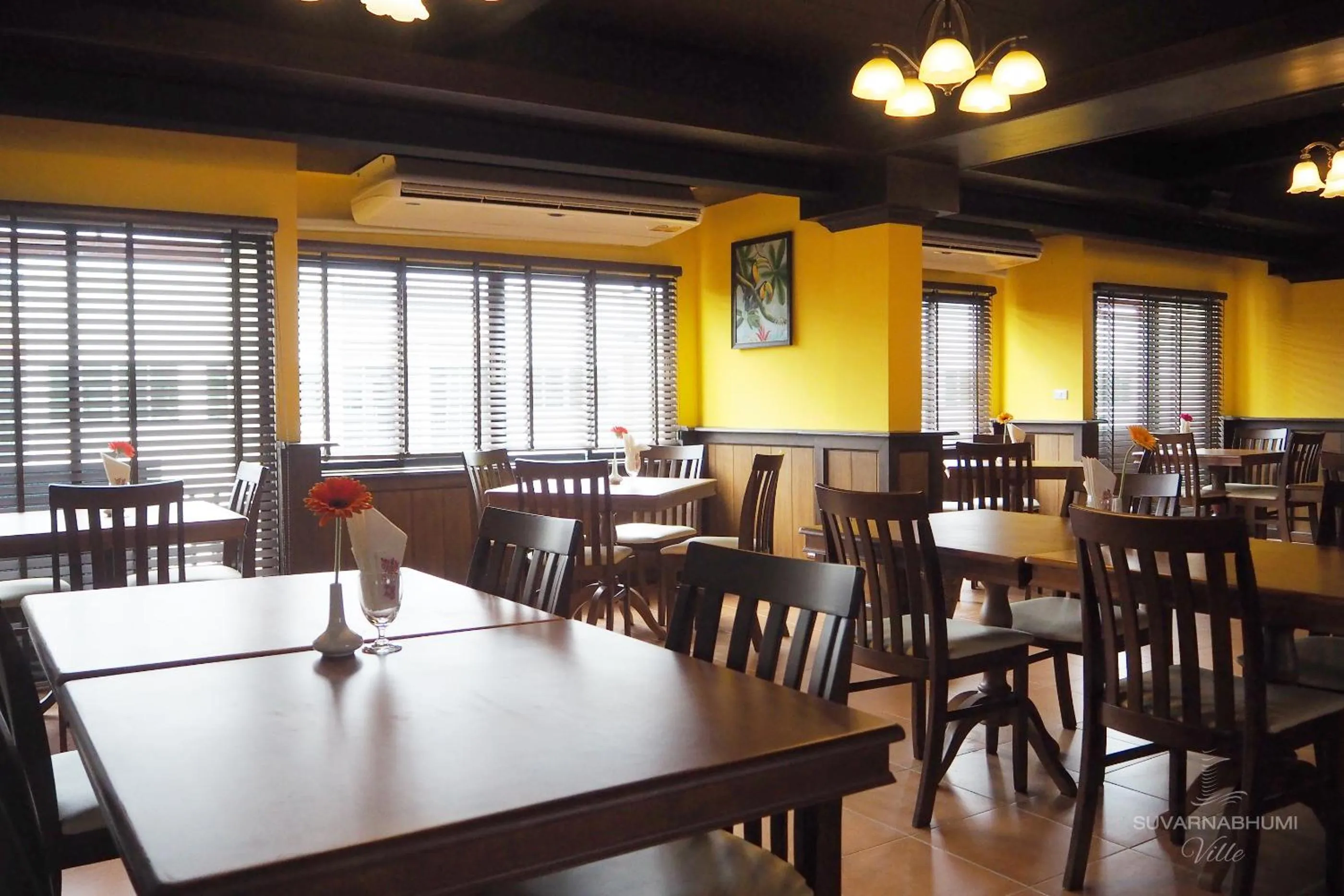 Restaurant/places to eat in Suvarnabhumi Ville Airport Hotel