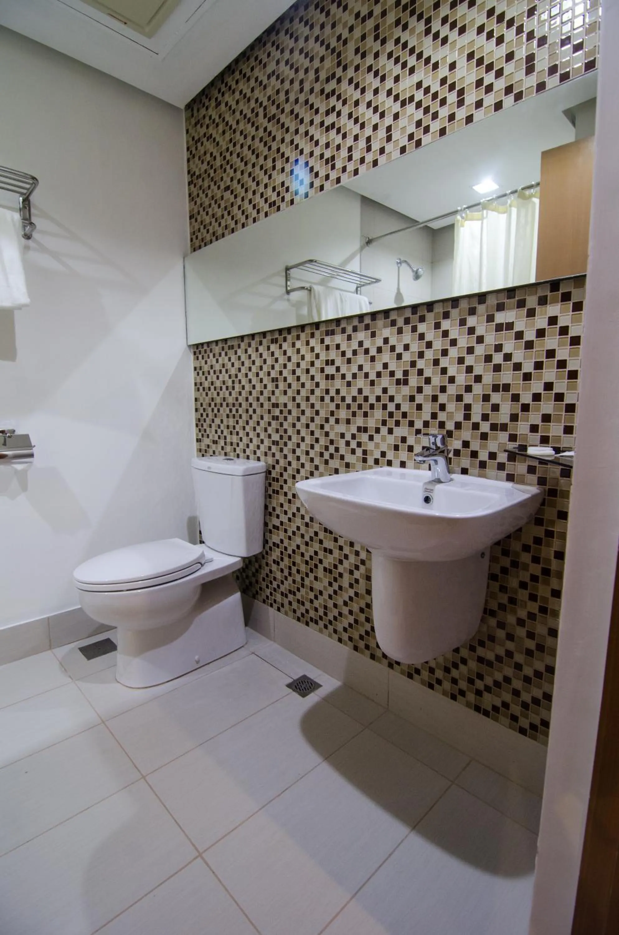 Toilet in Madison Hotel PHL