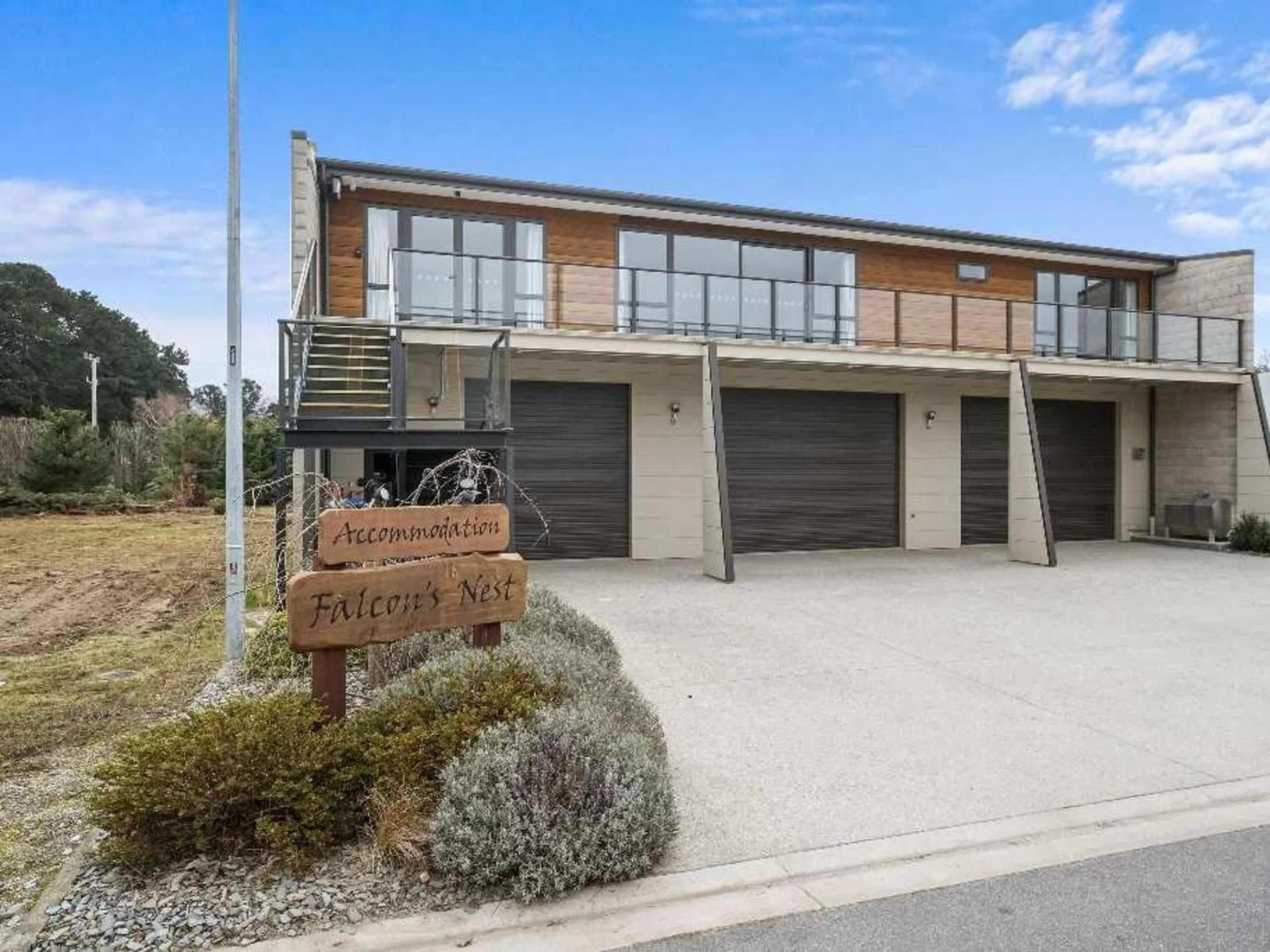 Property building in Falcon's Nest