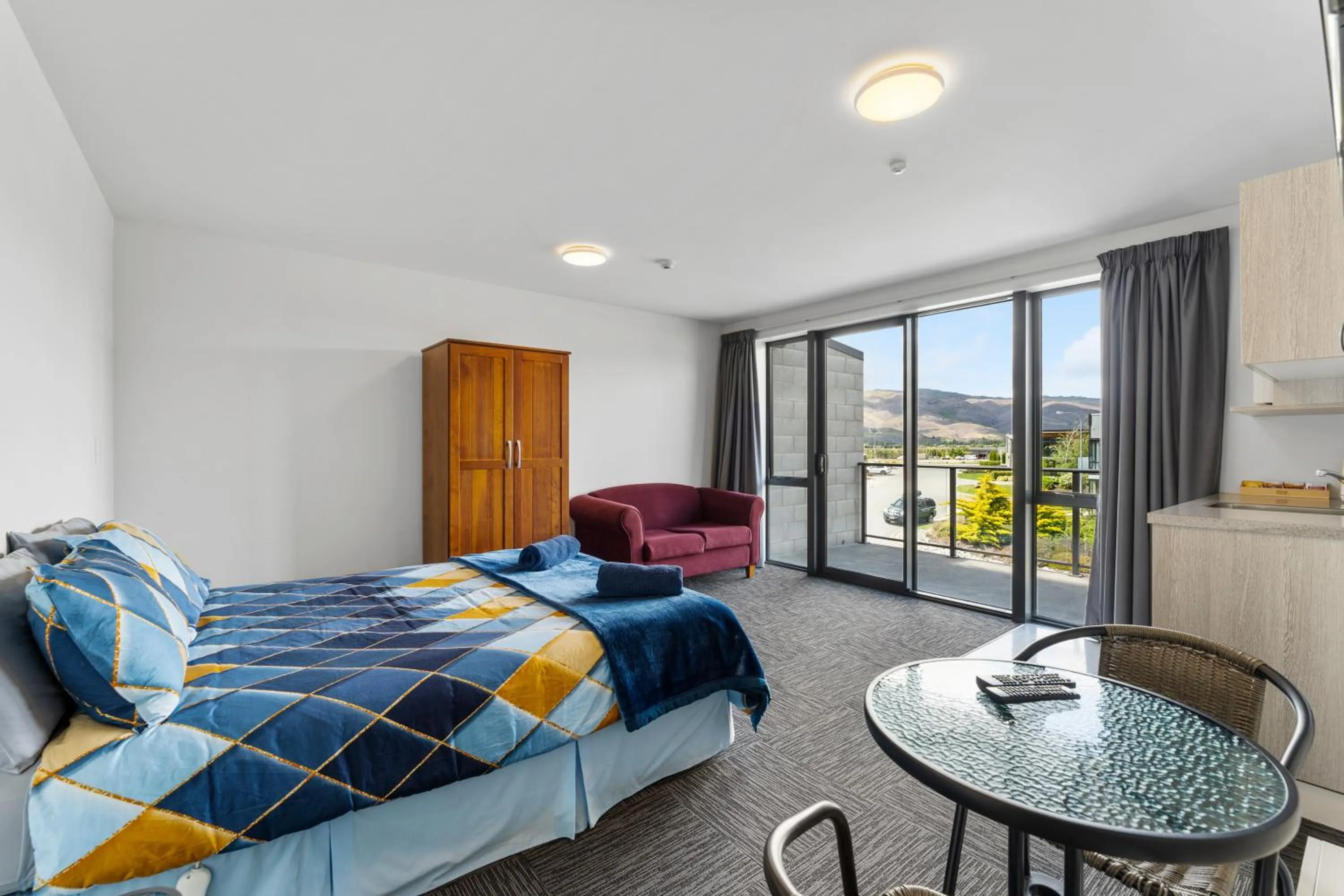 Bedroom, Bed in Falcon's Nest